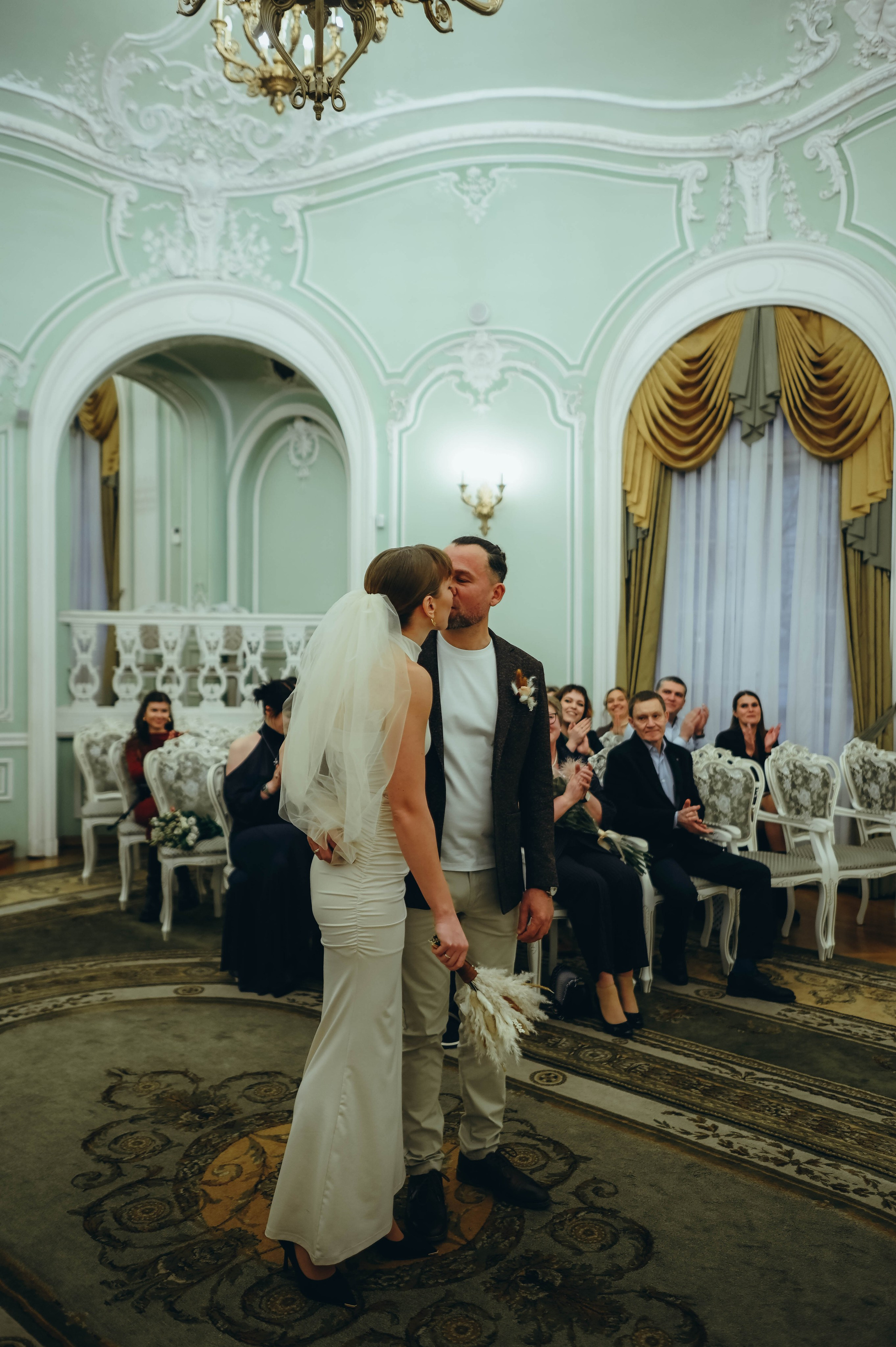 Свадебная прогулка. Ксения и Василий. Семейный и свадебный фотограф в Санкт-Петербурге Яна