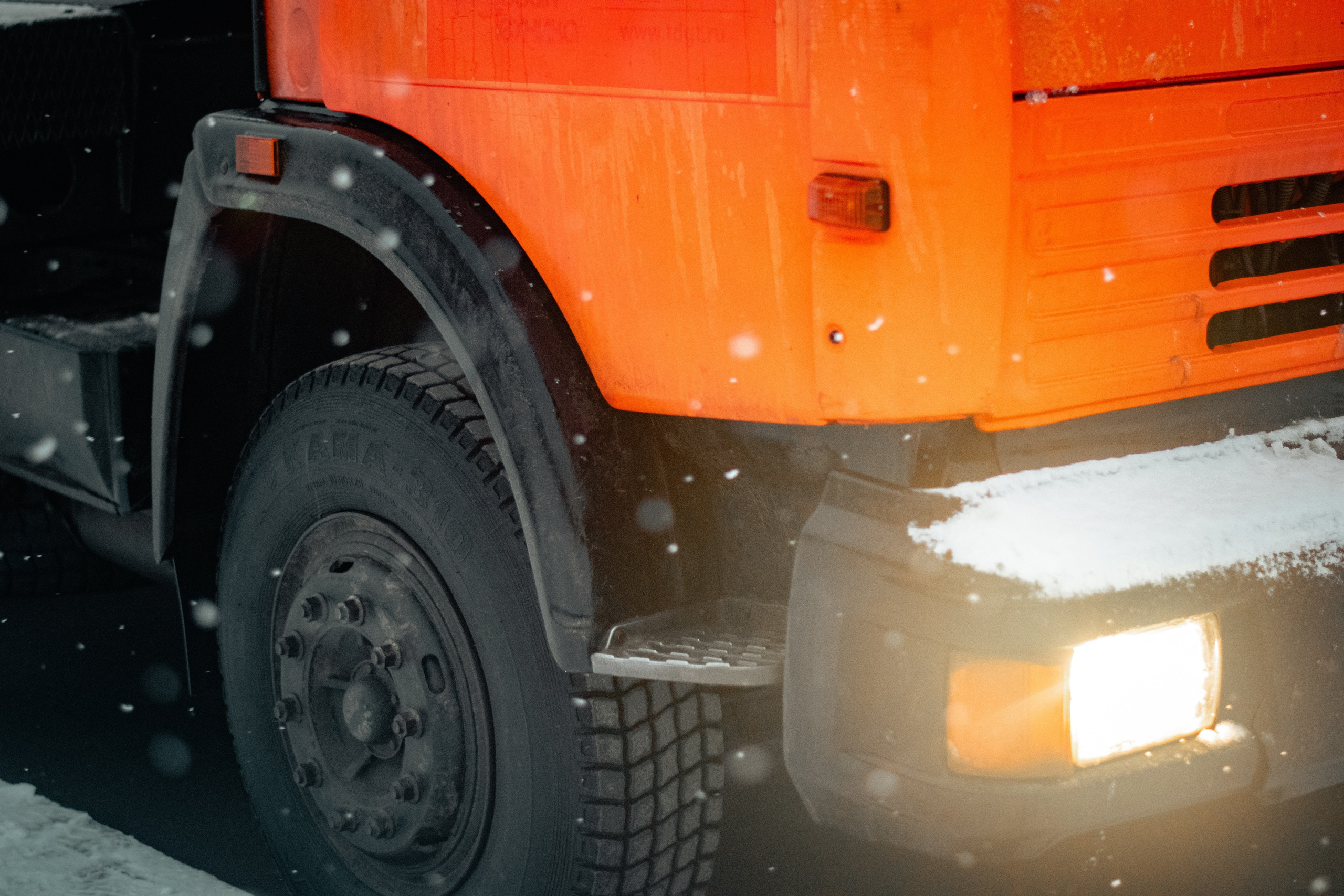 Автовышка 28 метров. Аrbori Culturist