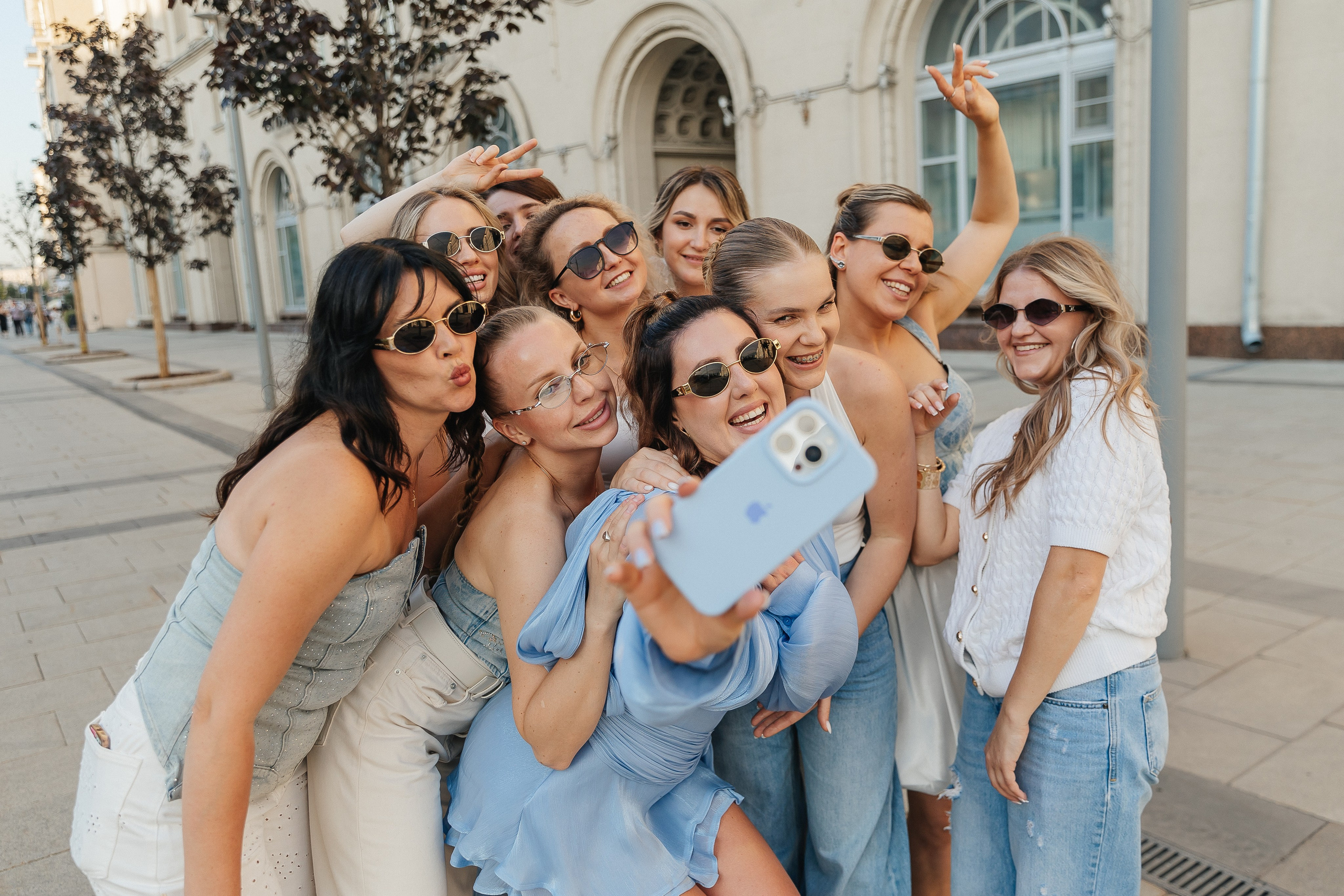 Девичник в Jam в голубом цвете. Фотограф Москва, Балашиха, МО. Свадьбы, репортажи, контент, портреты