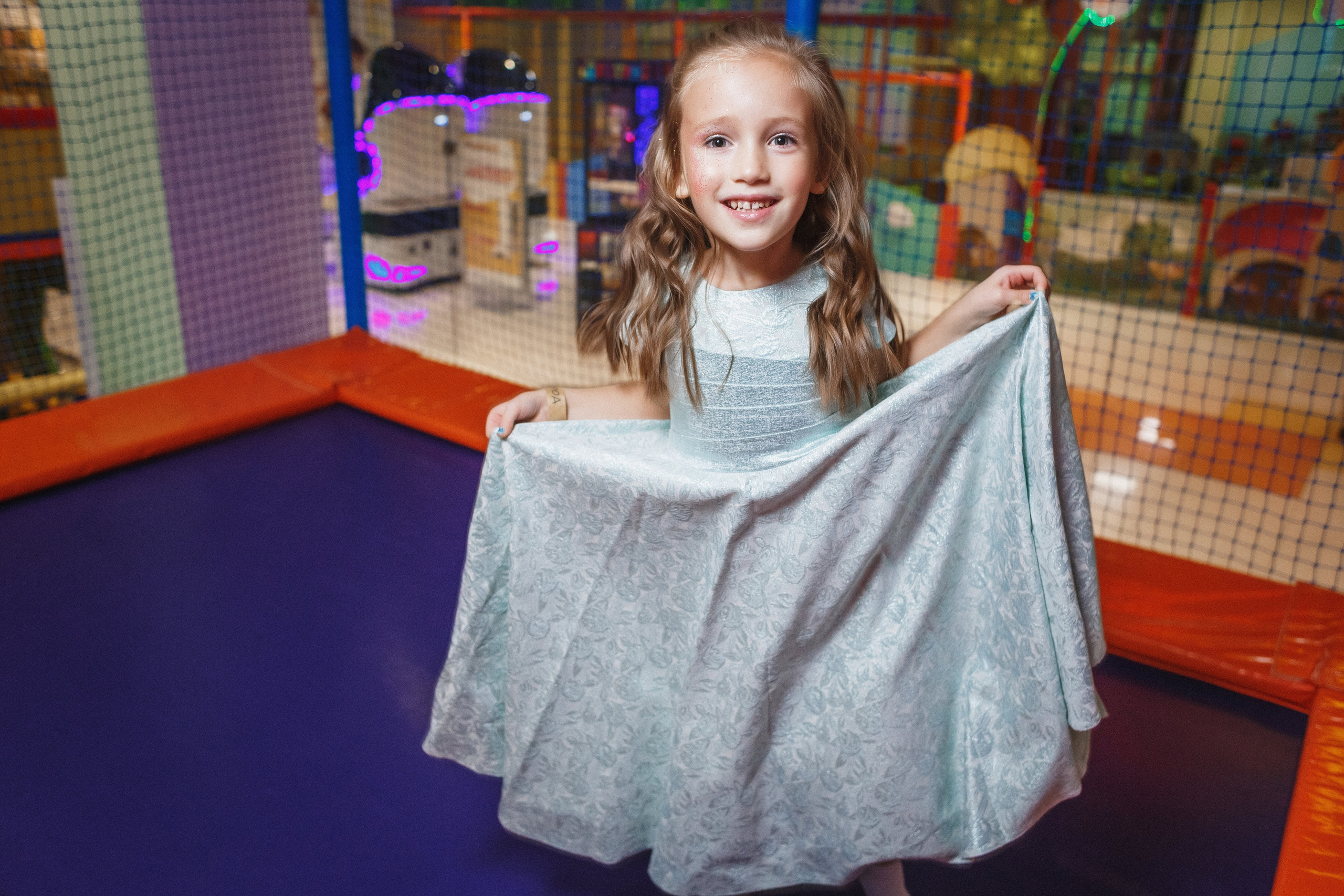 Уникальные фотографии дня рождения Анжелики в Тортуге Таганрога. Свадебный и семейный фотограф в Таганроге Бакарюк Антон