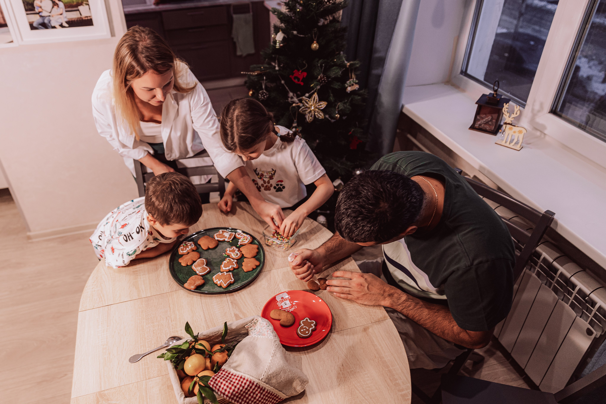 Домашняя семейная новогодняя фотосессия. Семейный и детский фотограф в Мурманске Карина Березина