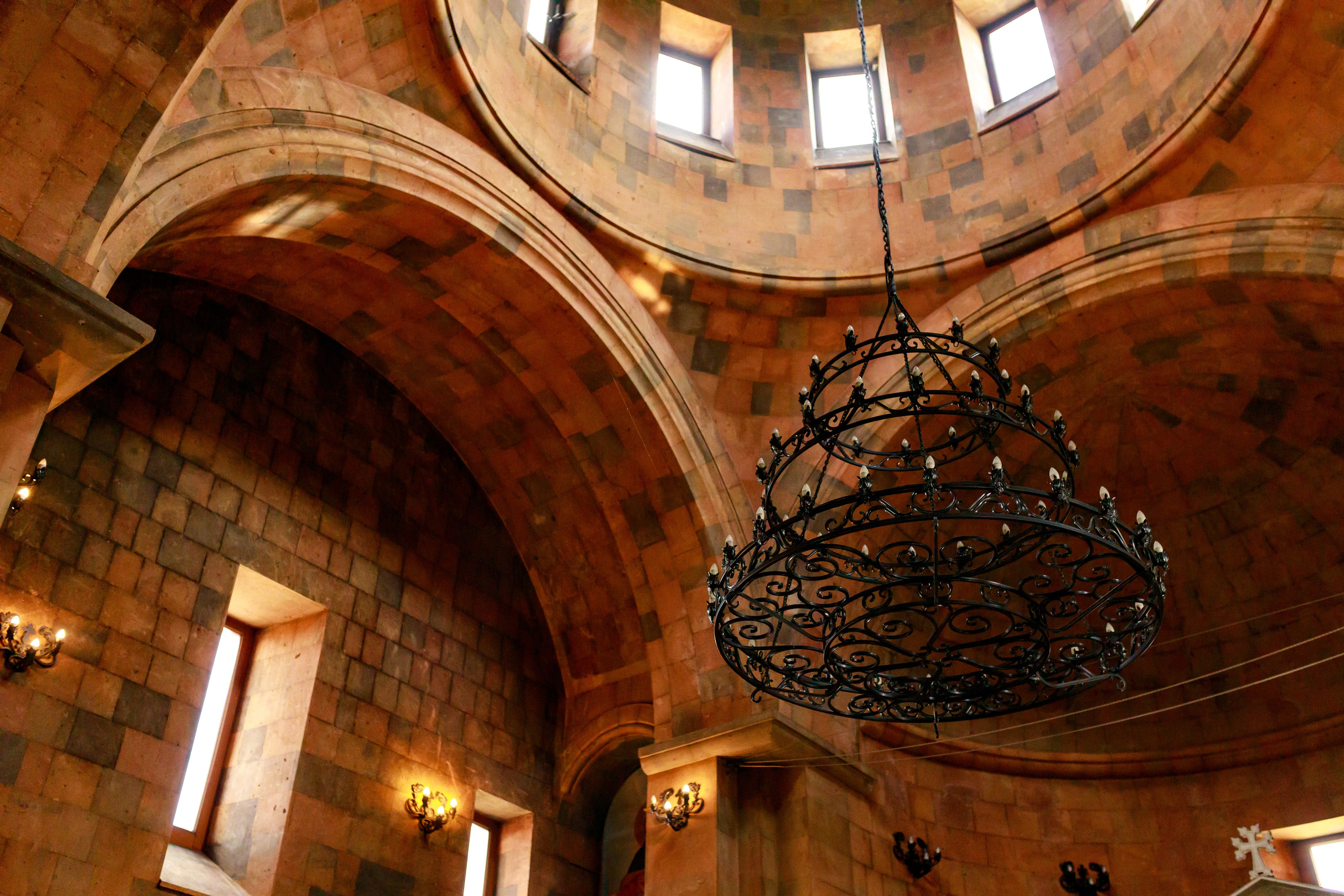 Таинство Крещения в Армянской церкви. Фотограф Тверь. Свадебные, семейные, индивидуальные фотосессии