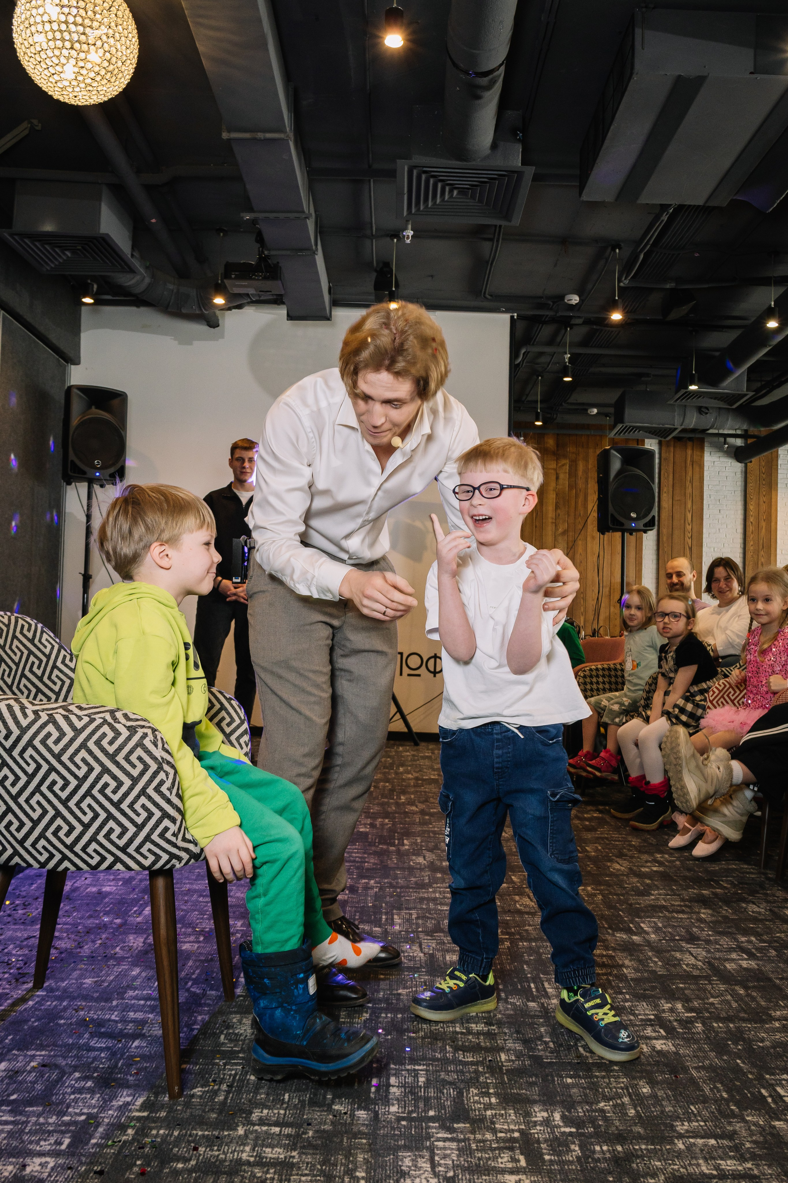 Москва. Фокусник Константин Загузин. 22.03.26. Валерия, репортажный фотограф в г. Москва и г. Владикавказ
