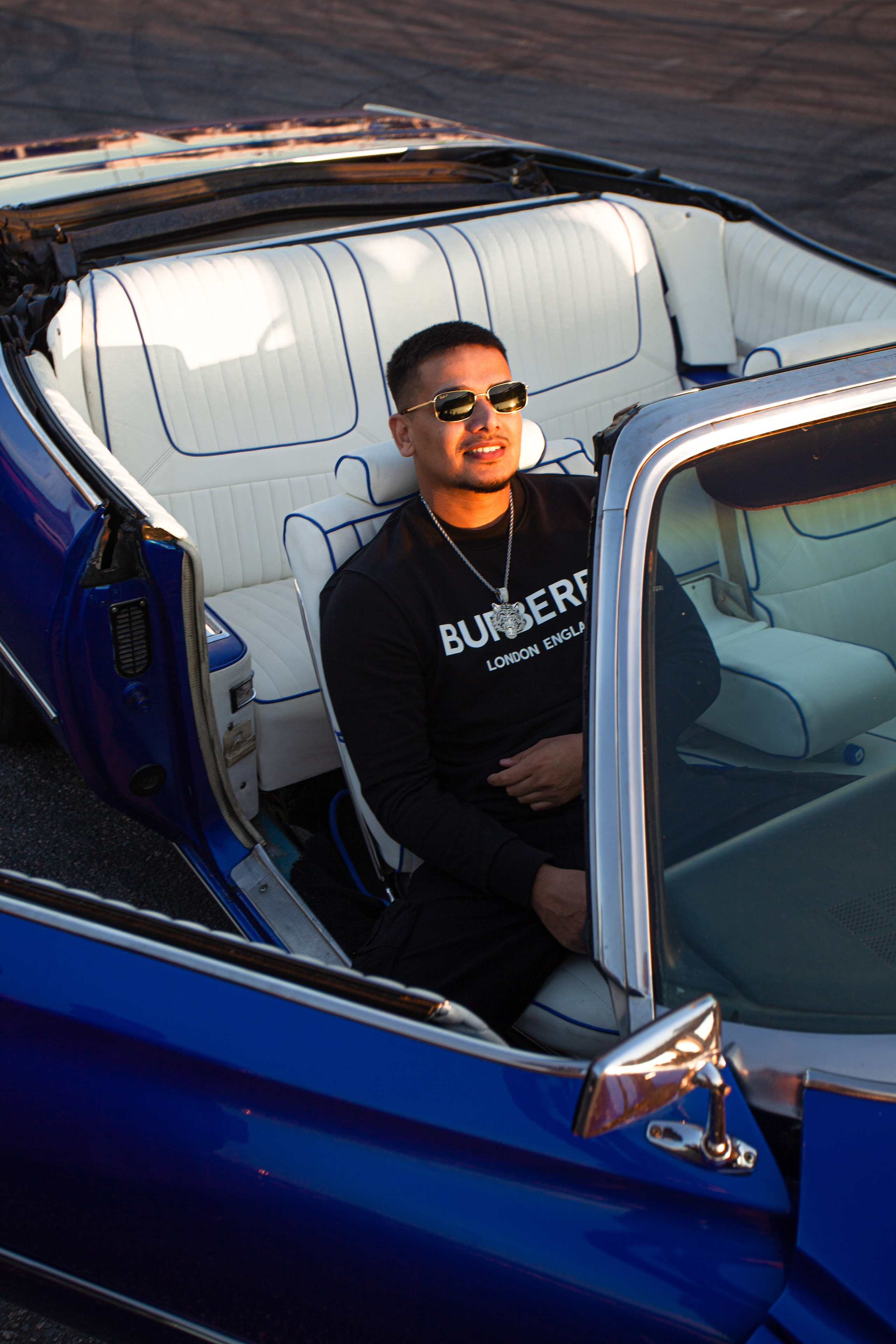 Dhanda Nyoliwala. Георгий Тришаков