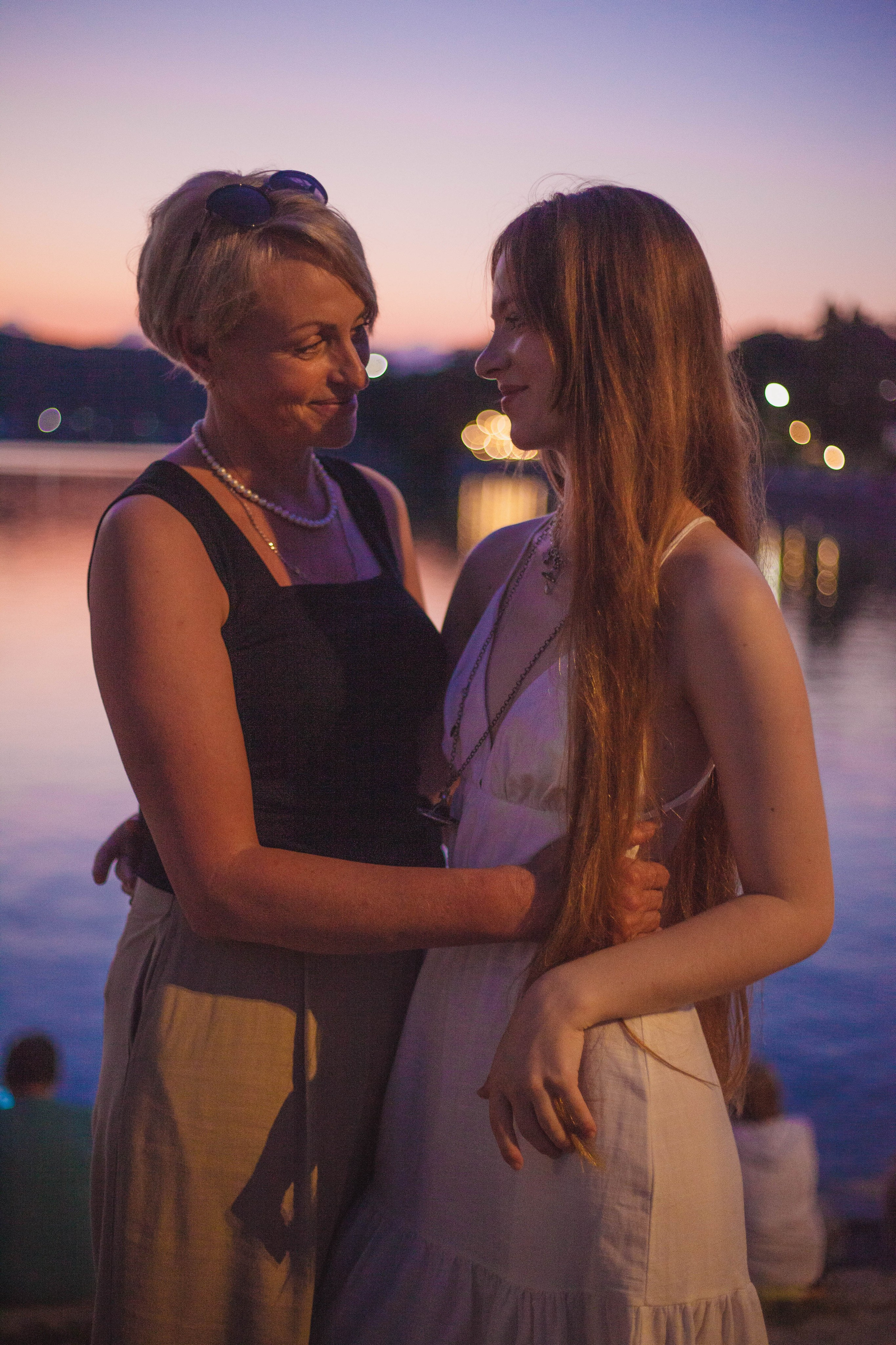 Абрау. Уличный фотограф Города N