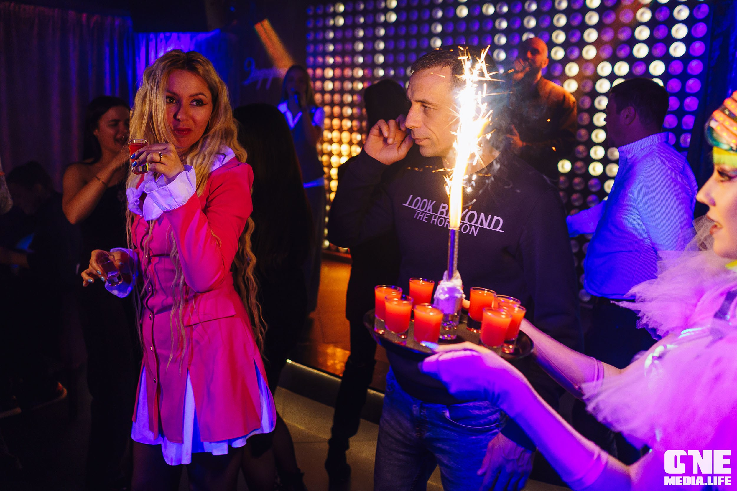 Фоторепортаж из караоке-клуба Эйфория. One Media Life: фоторепортажи, фотоотчеты с мероприятий и заведений