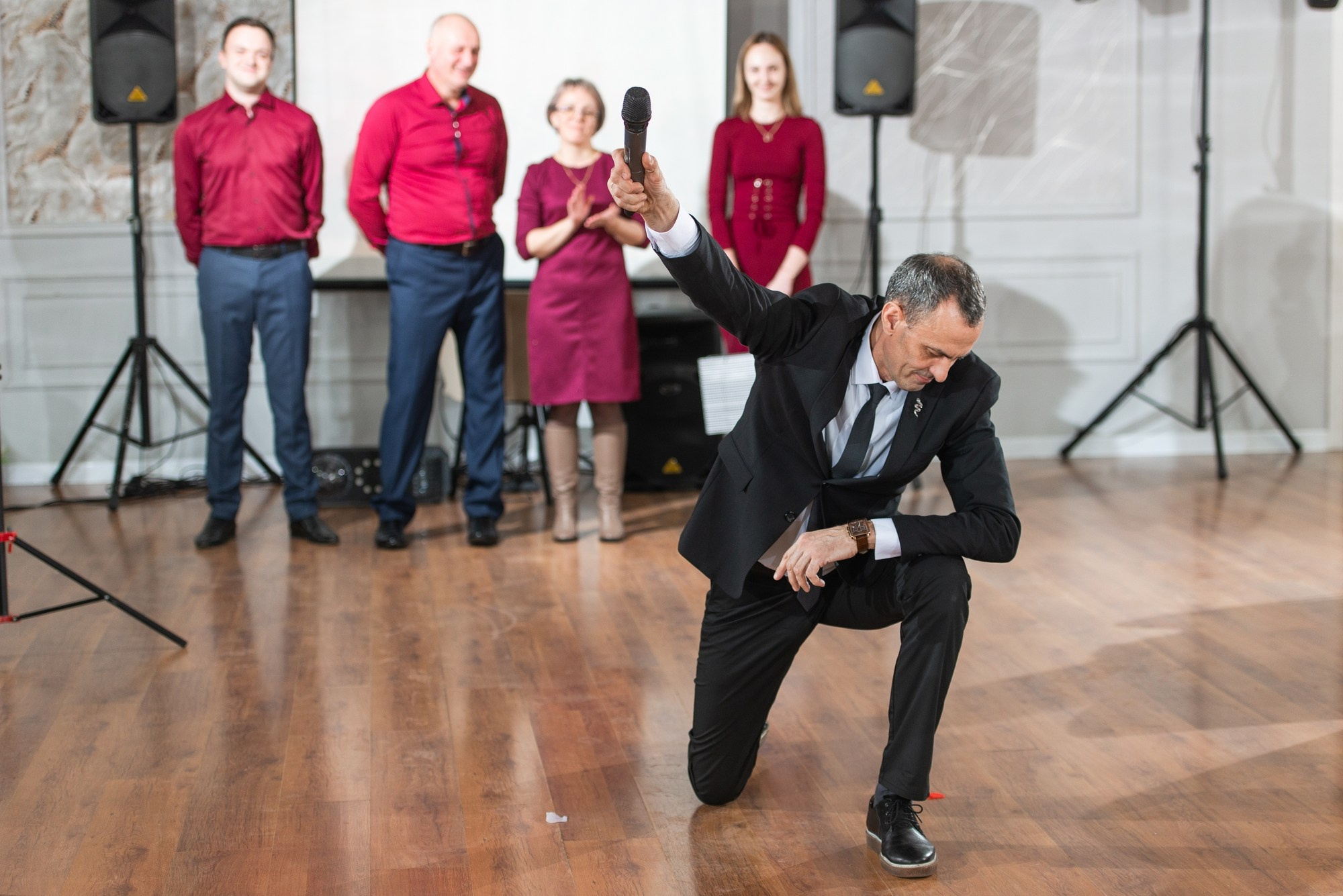 Студия и банкет. Свадебный и семейный фотограф в Омске Мормулев Михаил