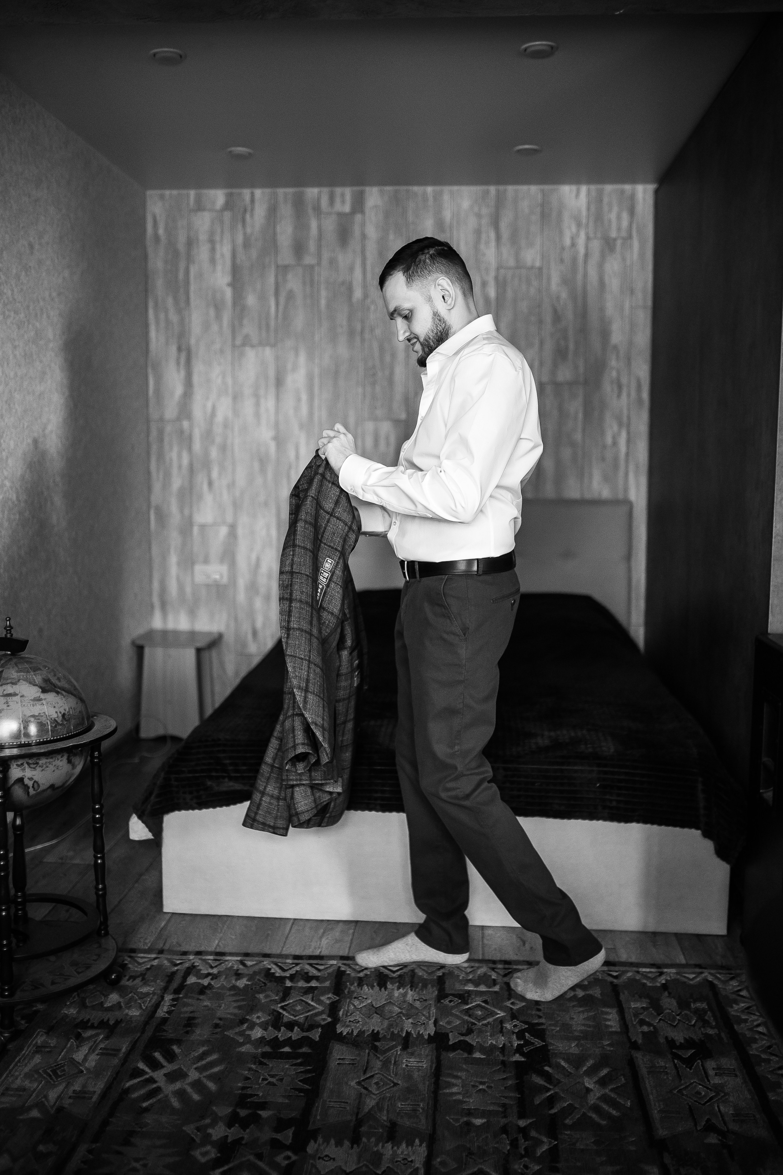 Свадьба Полины и Сергея (сборы жениха). Портретный фотограф Юлия Красноперова в Барнауле/Заринске