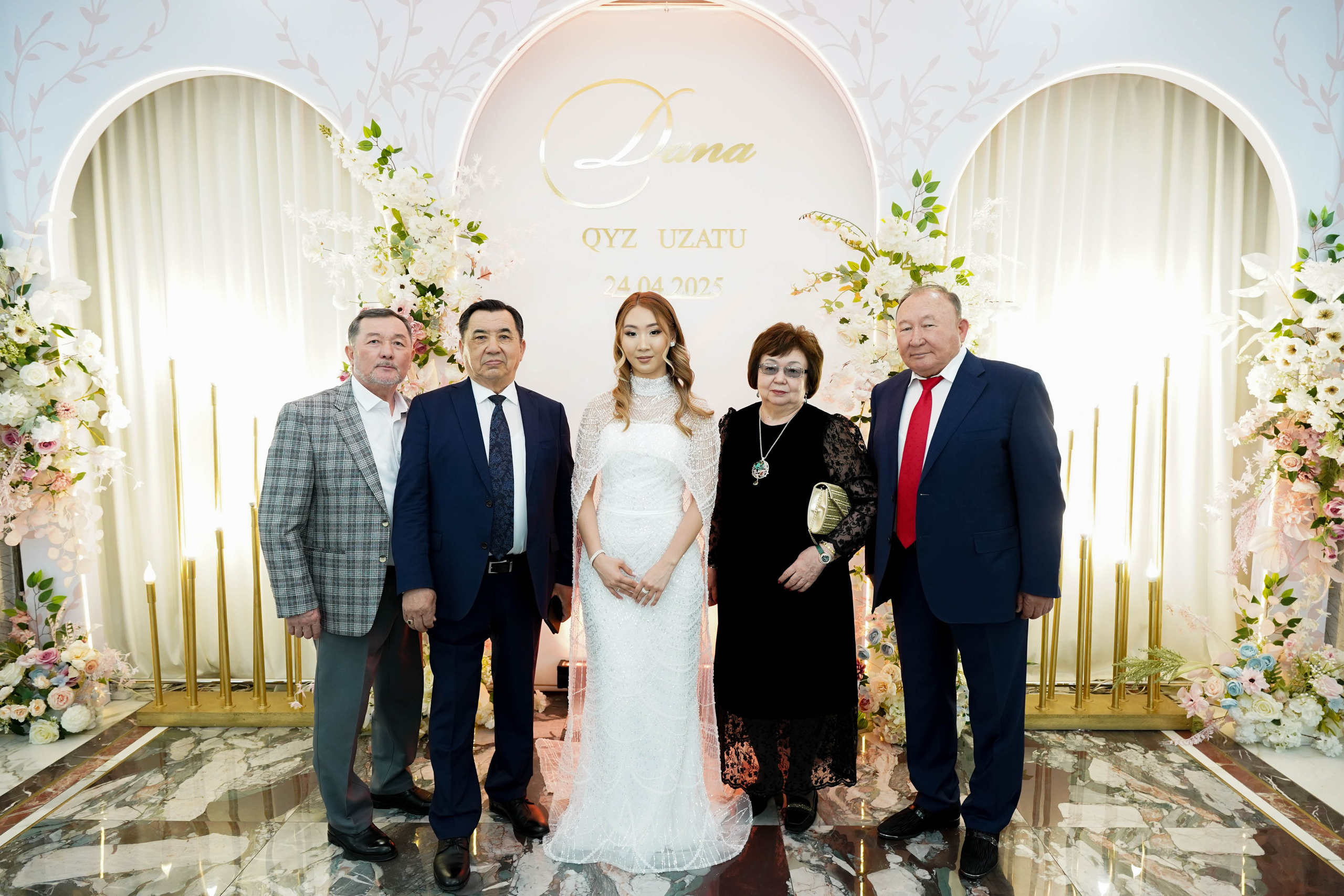 Dana uzatu. Фотограф Ернар Ержанов