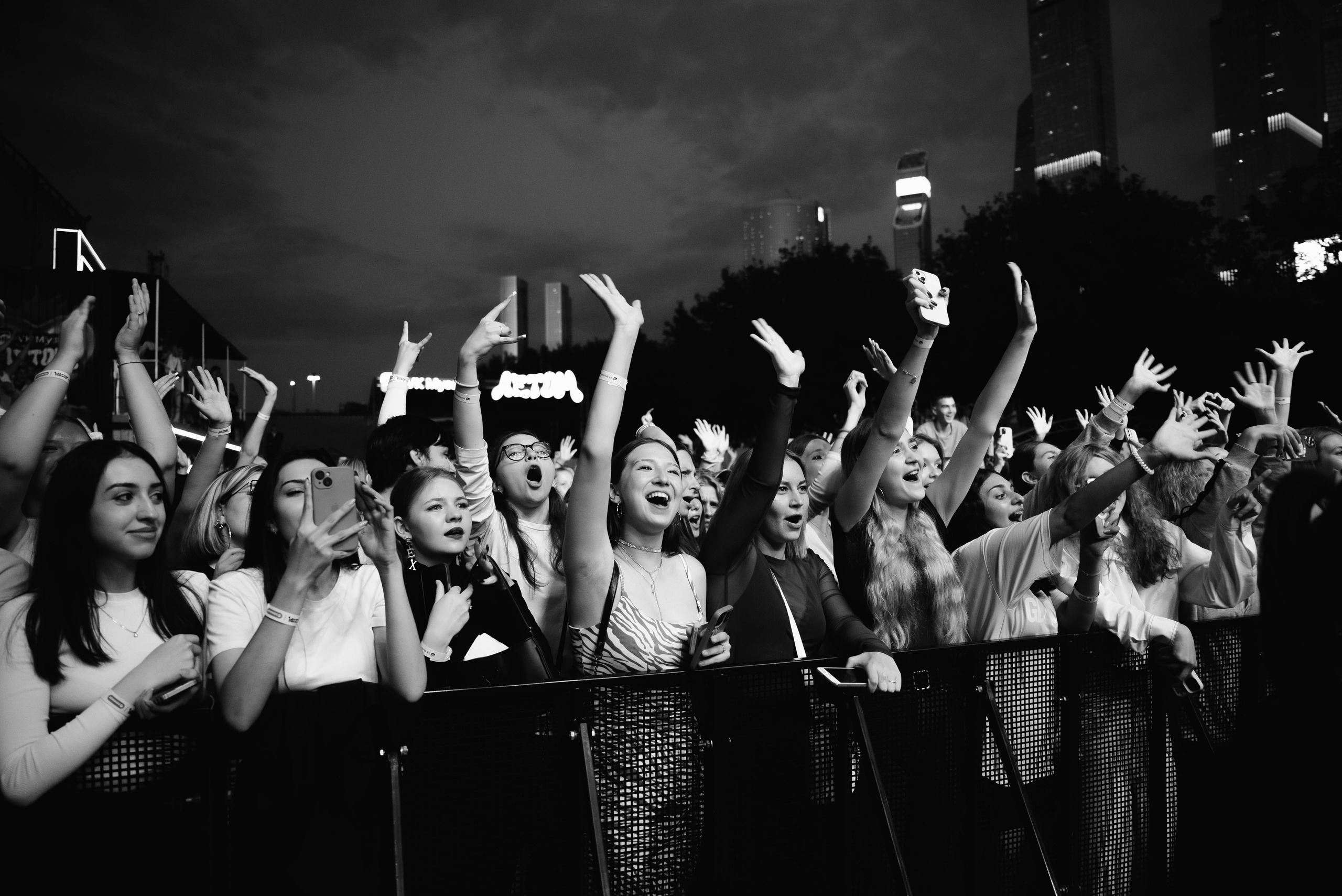 Концерт NKEEI, ARTEM SHILOVETS, UNIQE. Фотограф Нетбай Ксения в Москве Калуге