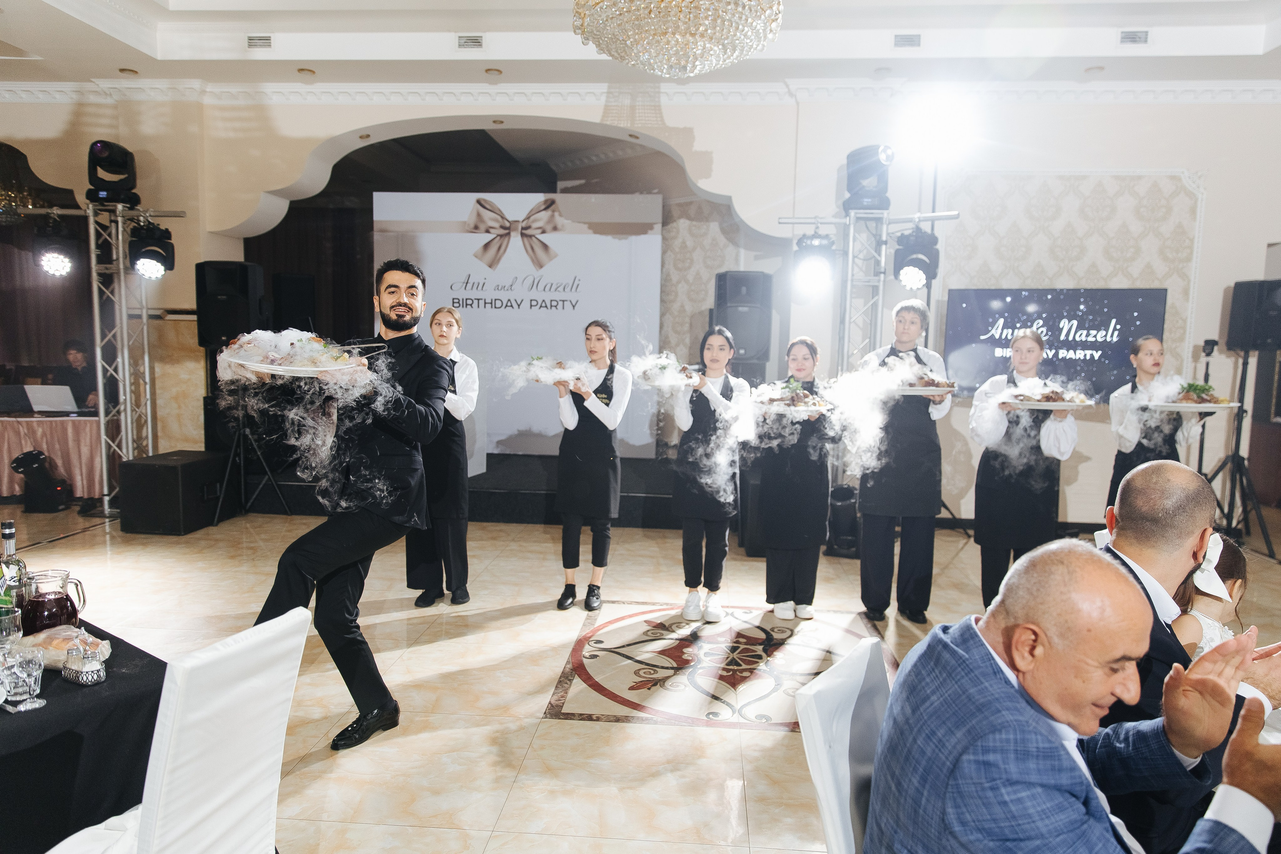 Ани и Назели. 35&5 День рождения, «Янтарь». Фотограф в Красноярске Надежда Воскресенская