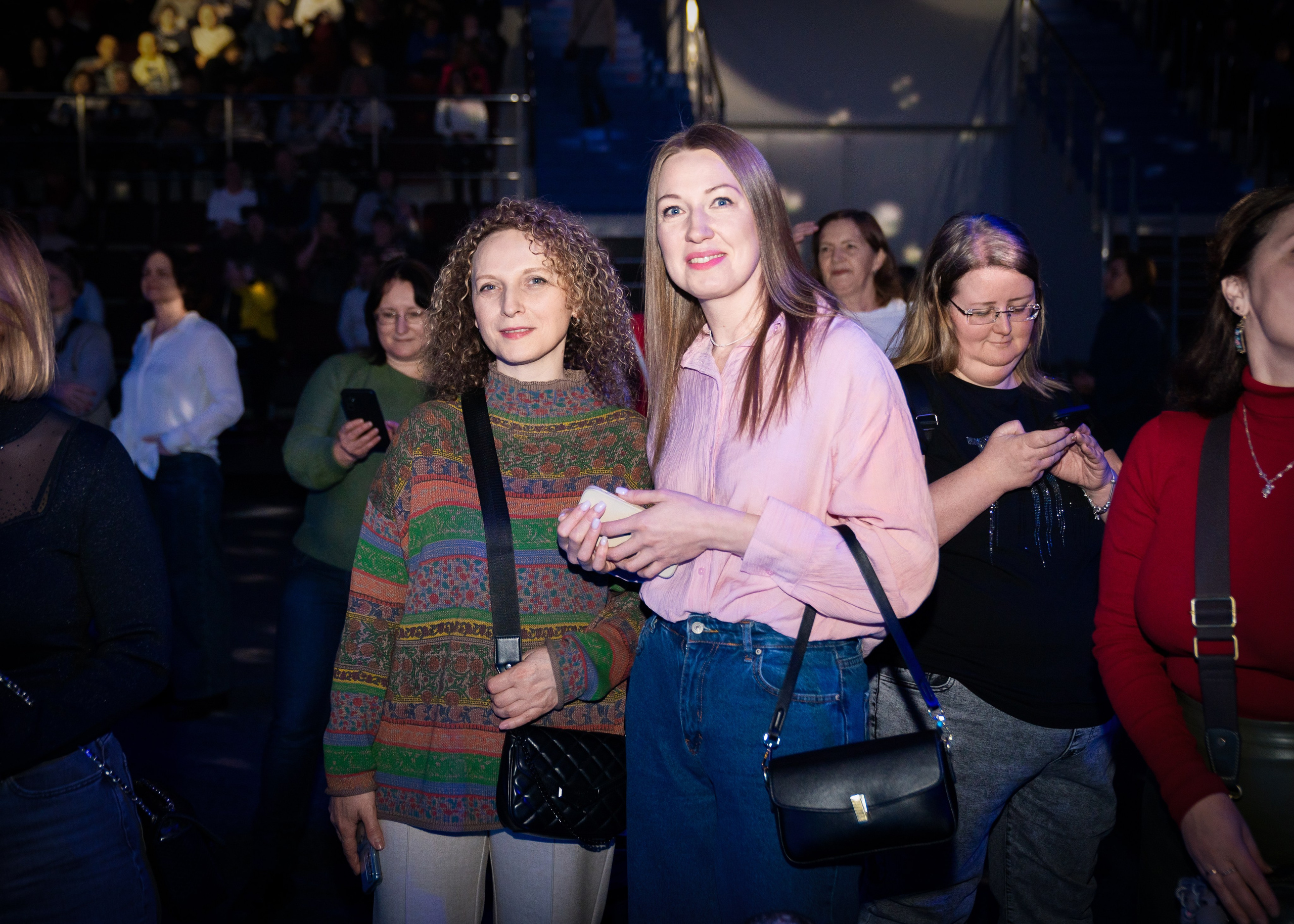 КСК Арена-Концерт Светланы Разиной (Мираж), день рождение компании Ленремонт. Репортажный, street и urban фотограф в Санкт-Петербурге Мальцев Евгений