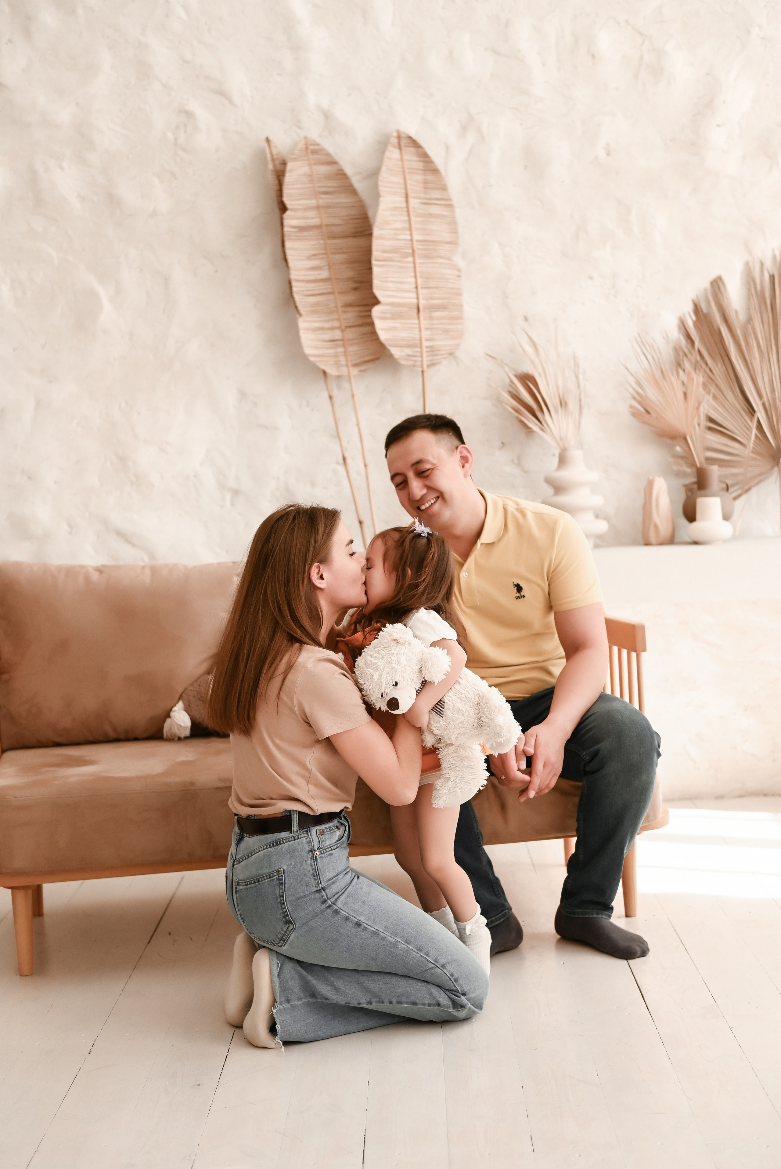 Семейная студийная  фотосессия 2. Свадебный, семейный, детский, контент фотограф в Омске Максим Ильин