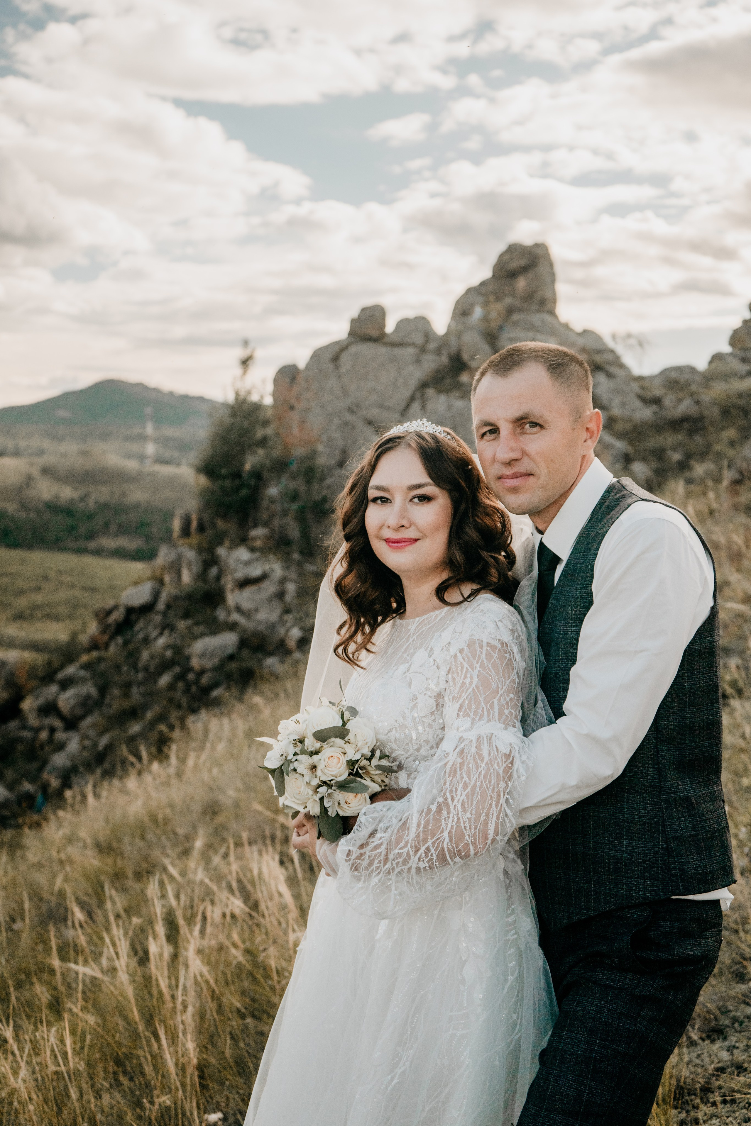 Свадебный фотографии с прогулки в окрестностях Улан-Удэ. Фотограф в Улан-Удэ. Свадебный фотограф в Улан-Удэ