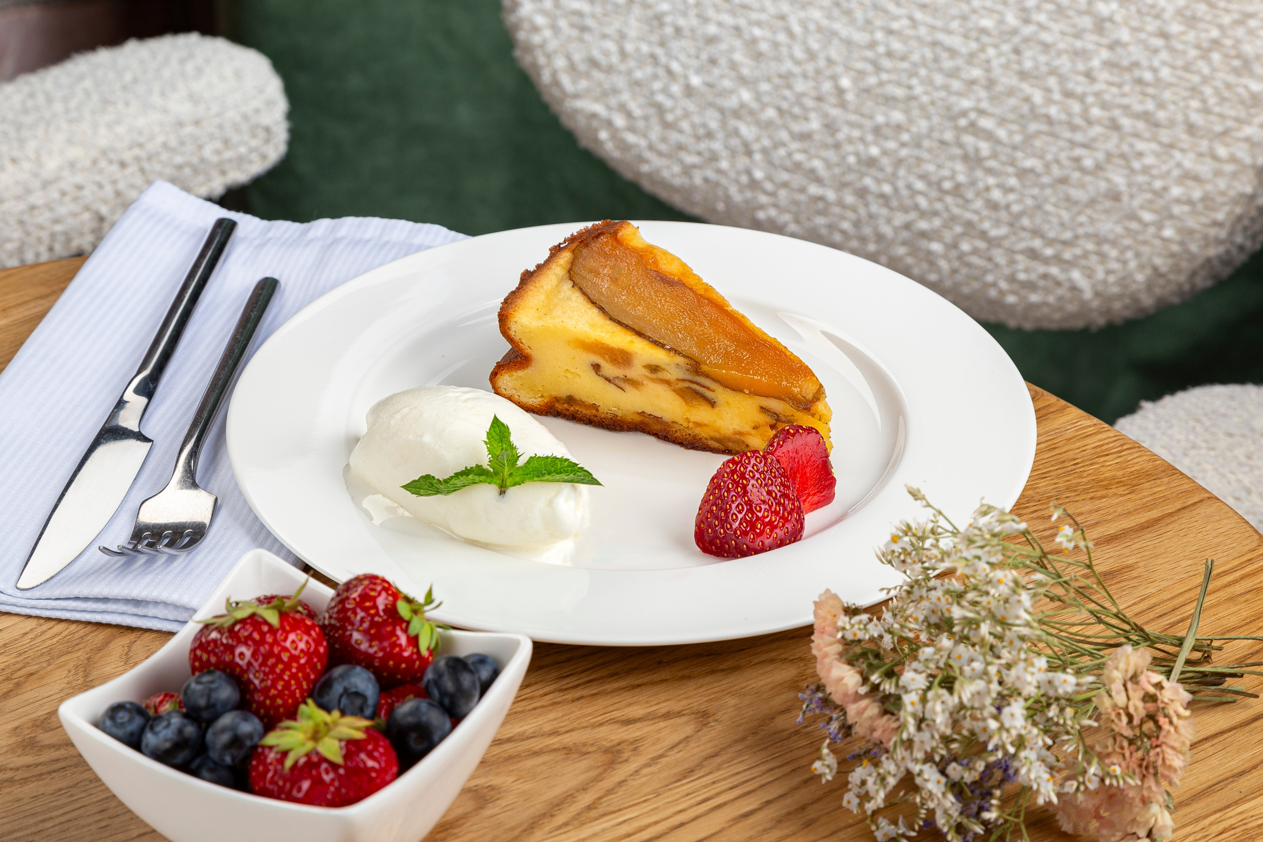 Фуд фото гастрономического пространства Marti. Фуд фотограф и видеограф в Москве Крепких Сергей