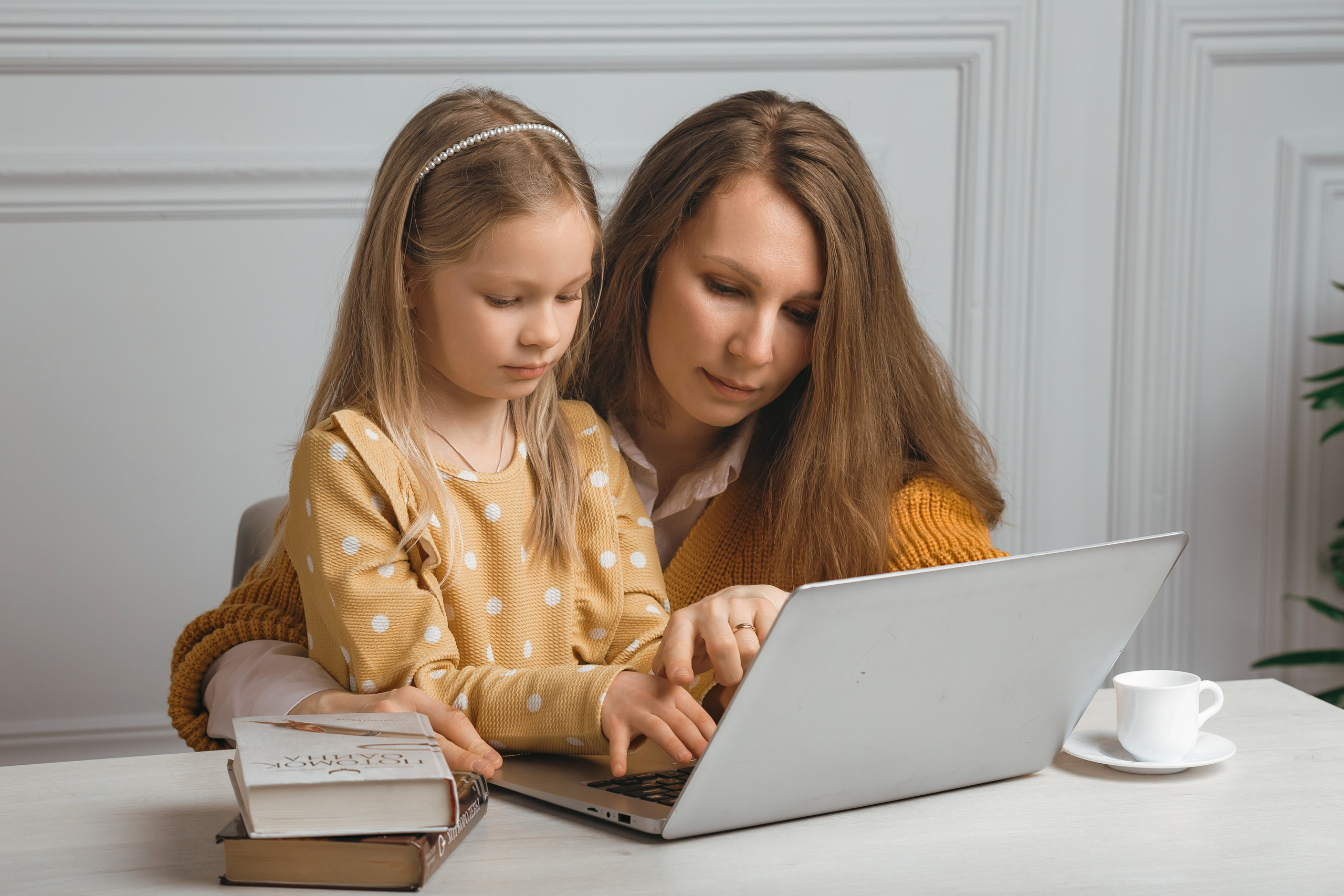 Мама и дочка. Главная