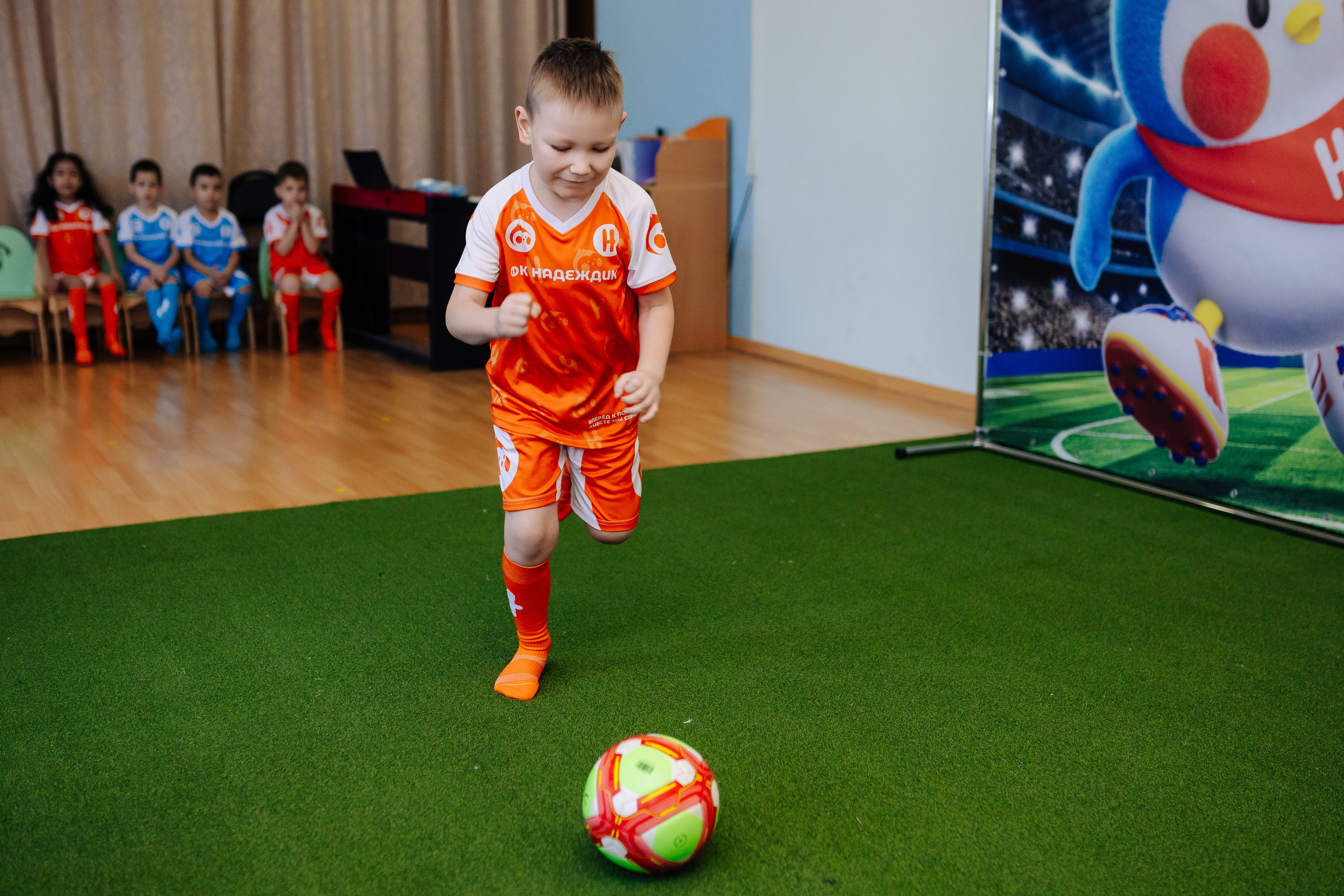 Фотосессия с кубком в детских садах г. Магнитогорска. Денис Прохоров Фотограф в г. Магнитогорск