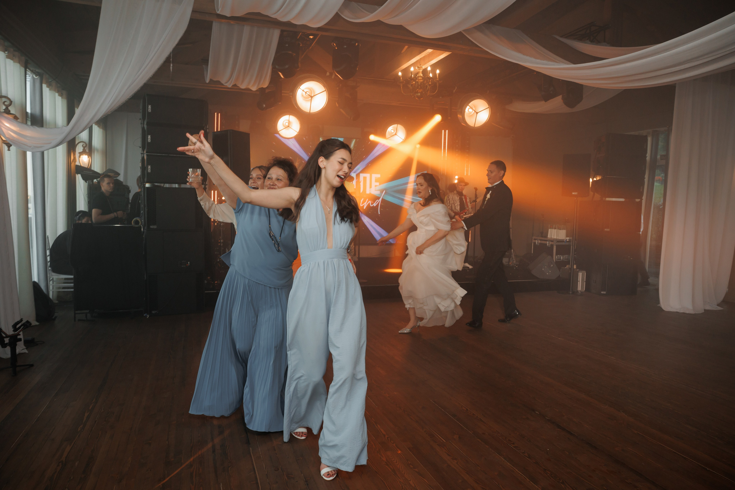 Свадебная фотосессия в отеле Сенешаль. Свадебный и репортажный фотограф (Москва, Королев и другие)