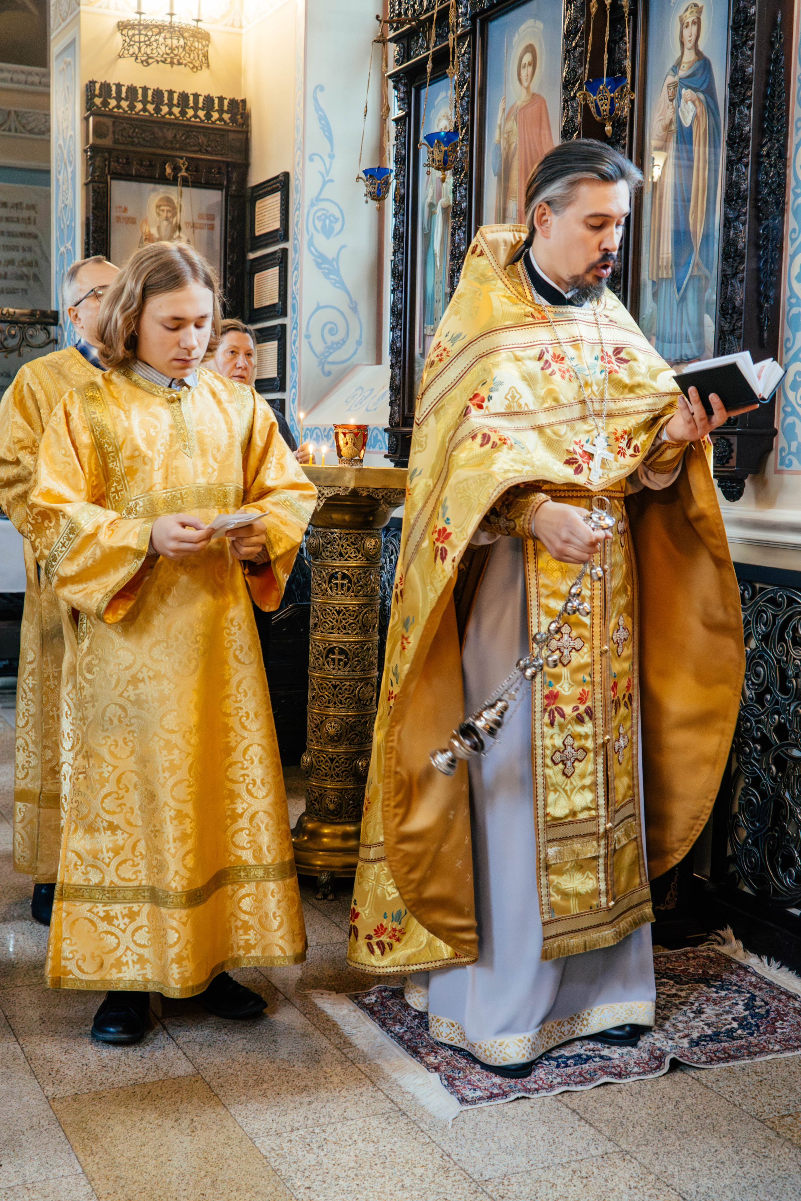 Литургия в храме блж. Ксении Петербургской д. Слобода. Фотограф Москва Валерия Веденина