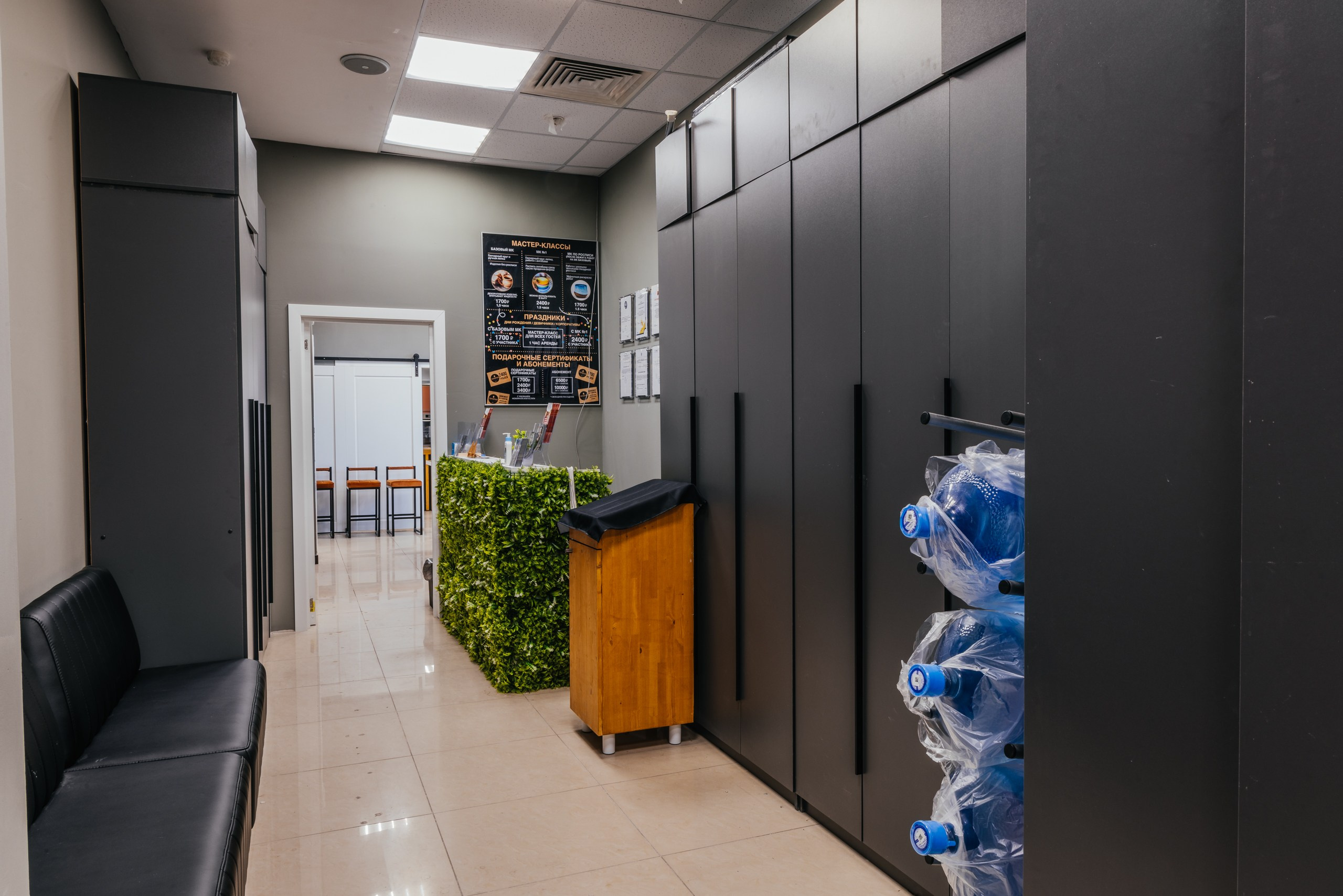 Интерьер Кулинарной, Гончарной, Стрелковой студии. Фотограф Алексей Солопов