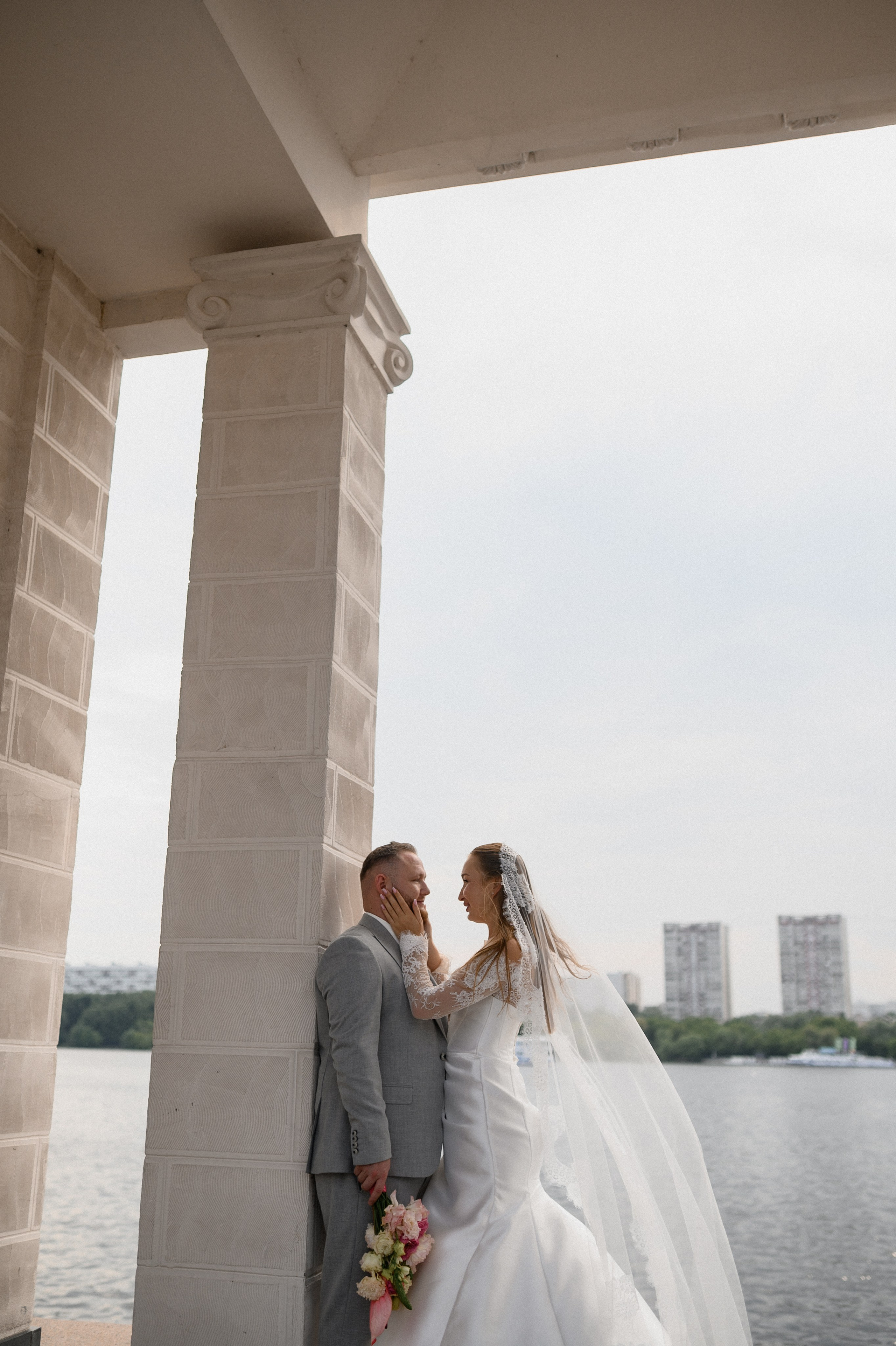 Денис и Даша. Северный речной вокзал. Семейный и свадебный lifestyle-фотограф в Москве Мария Петрова