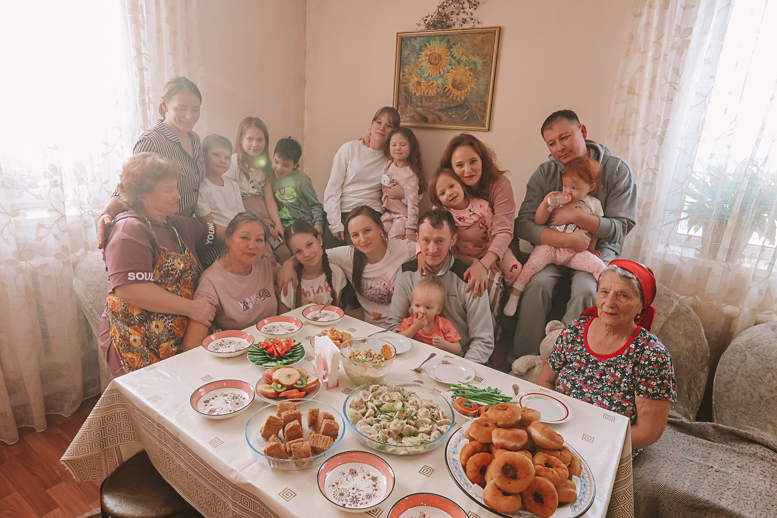 Большая семья репортаж. Семейный фотограф Тюмень, фотограф на роды Салмина Мария