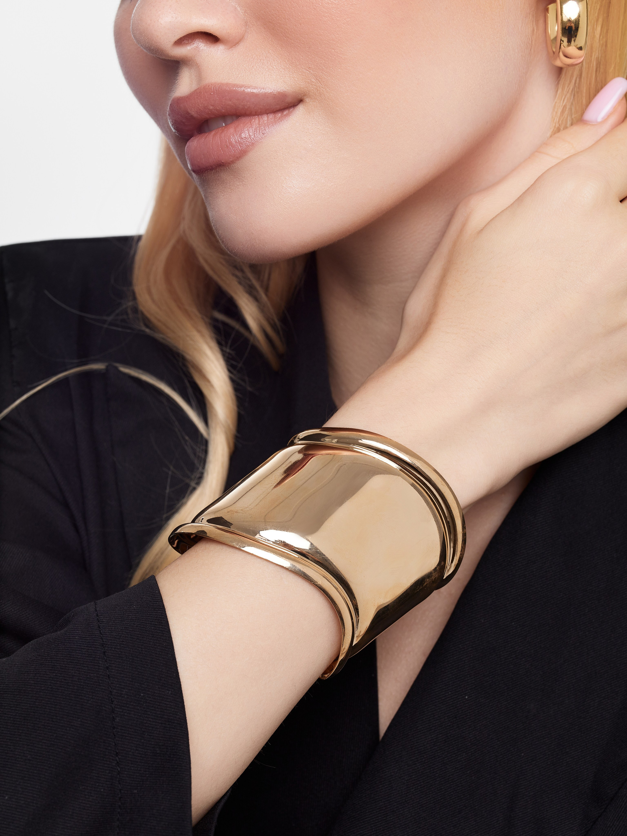 Фотосъемка аксессуаров с моделью в Ростове-на-Дону. Предметный и бизнес фотограф в Ростове-на-Дону Александра Степанова