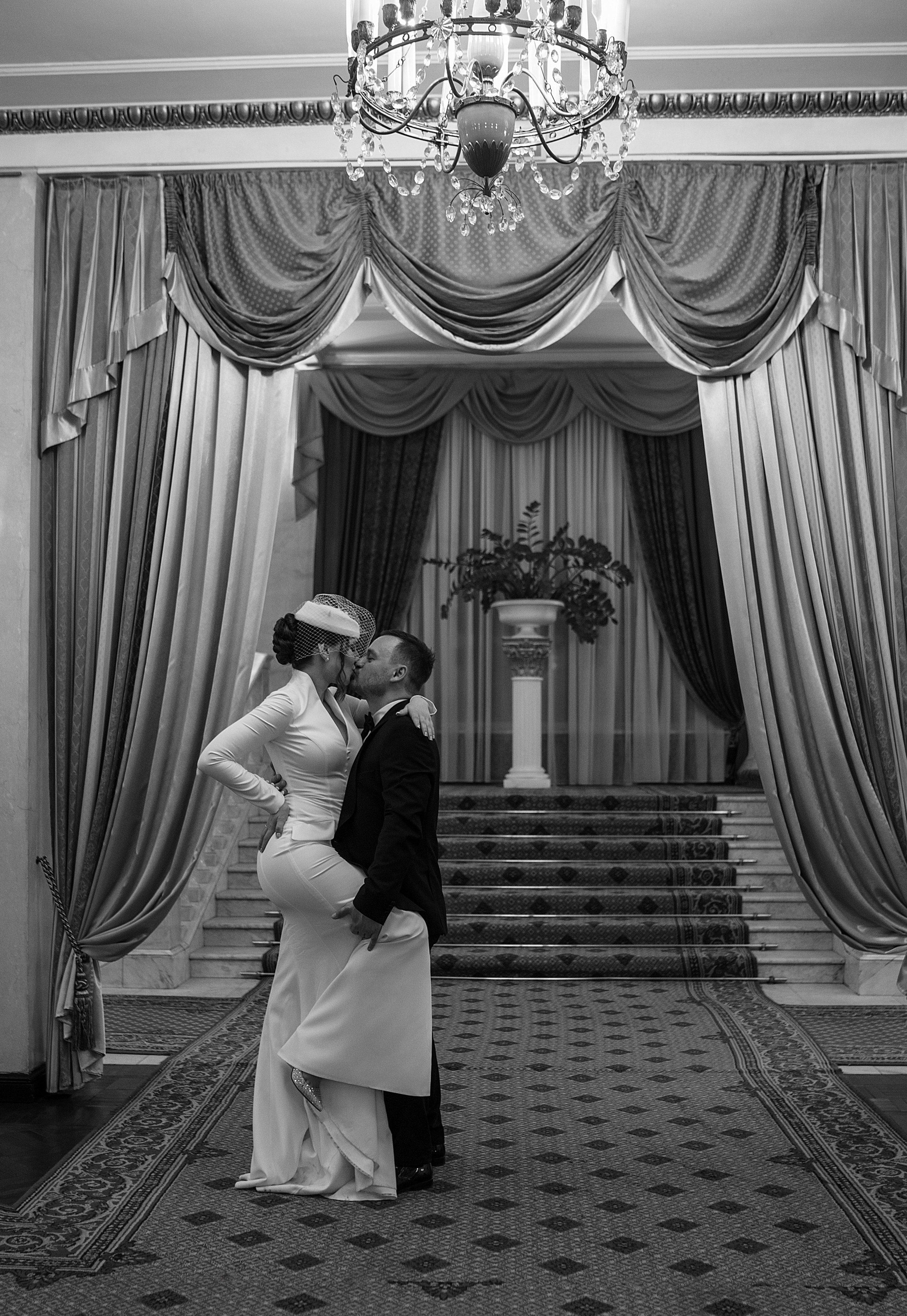 Сборы дома и прогулка на Патриках (полный день). Свадебный фотограф