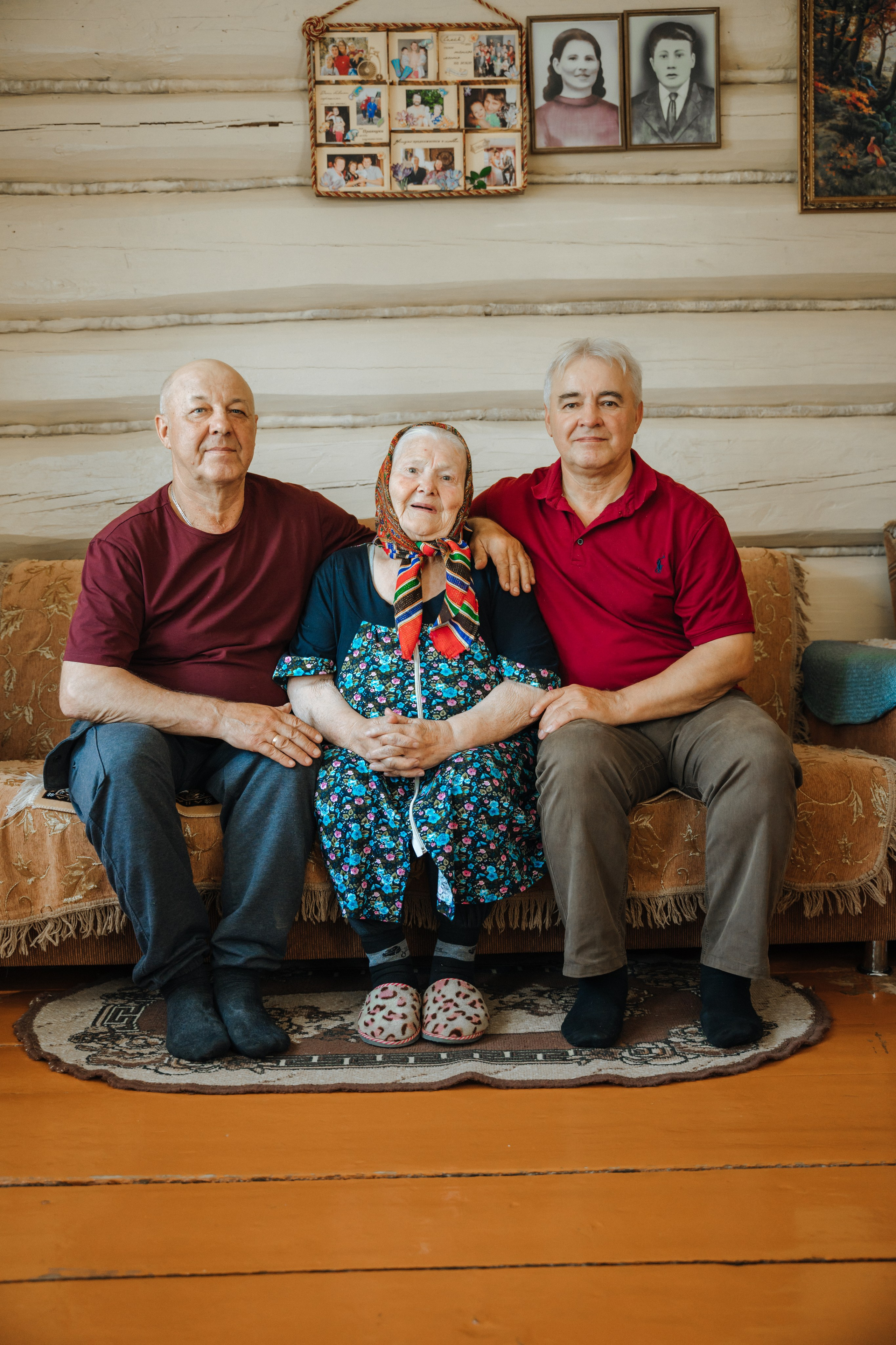 Связь поколений. А у дедушки с бабушкой юбилей