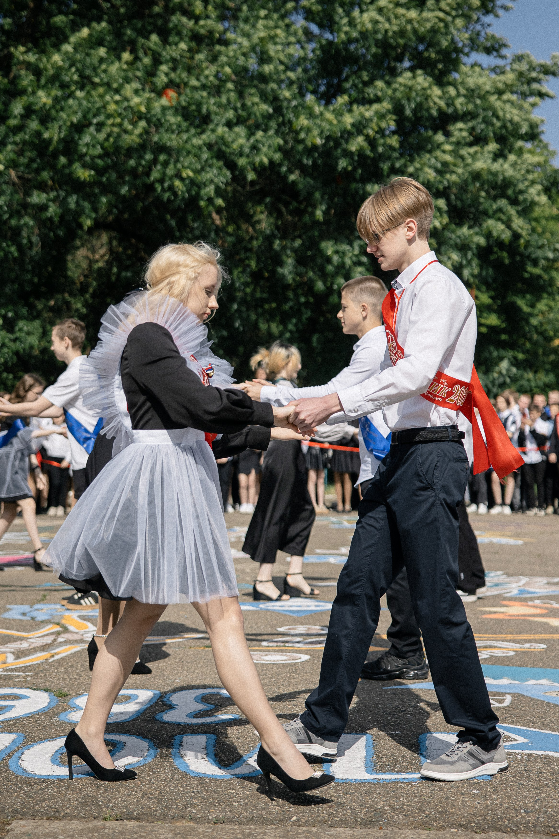 Последний звонок — линейка. Свадебный фотограф Роман Еремеев