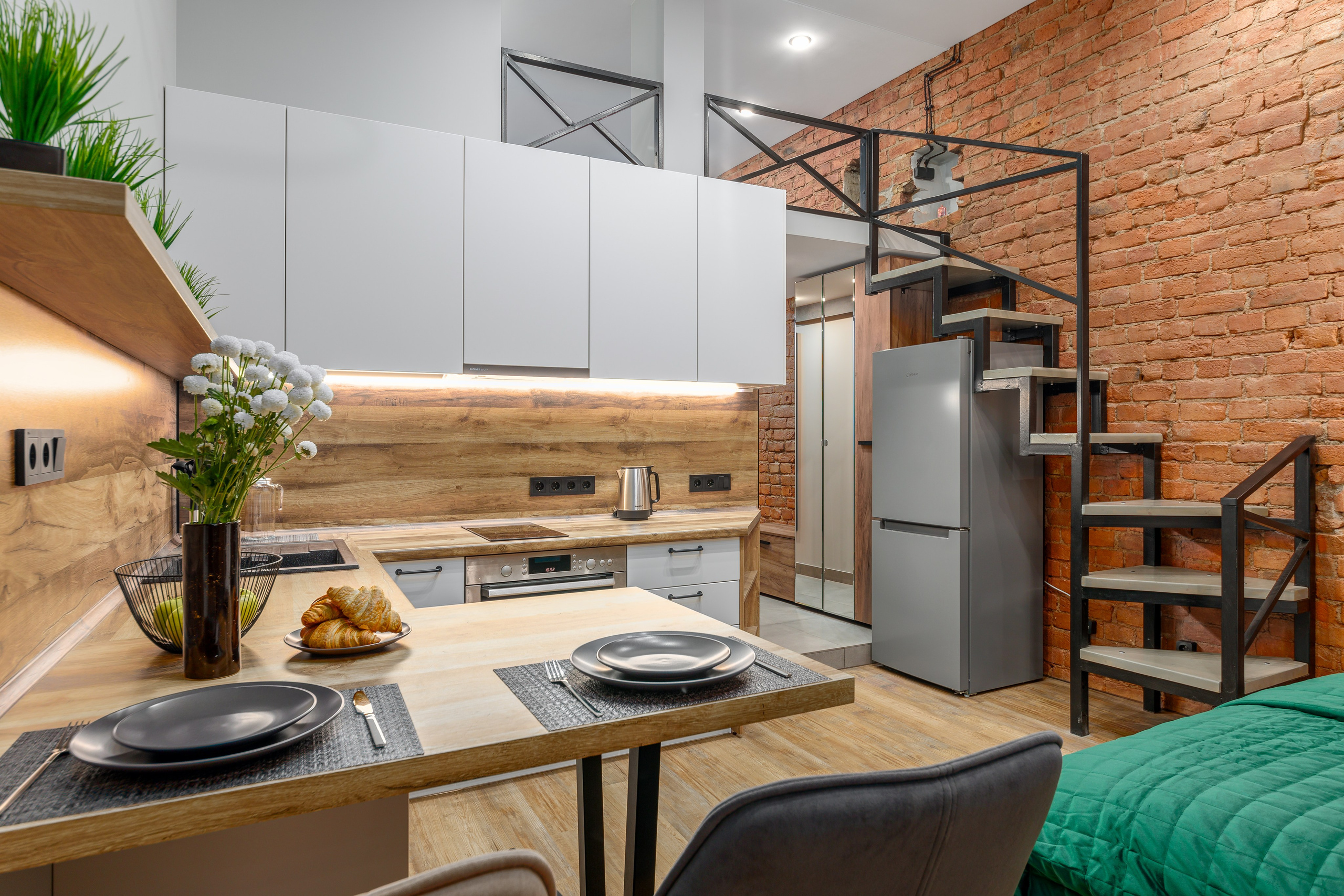 Двухэтажная студия, Коломенская ул