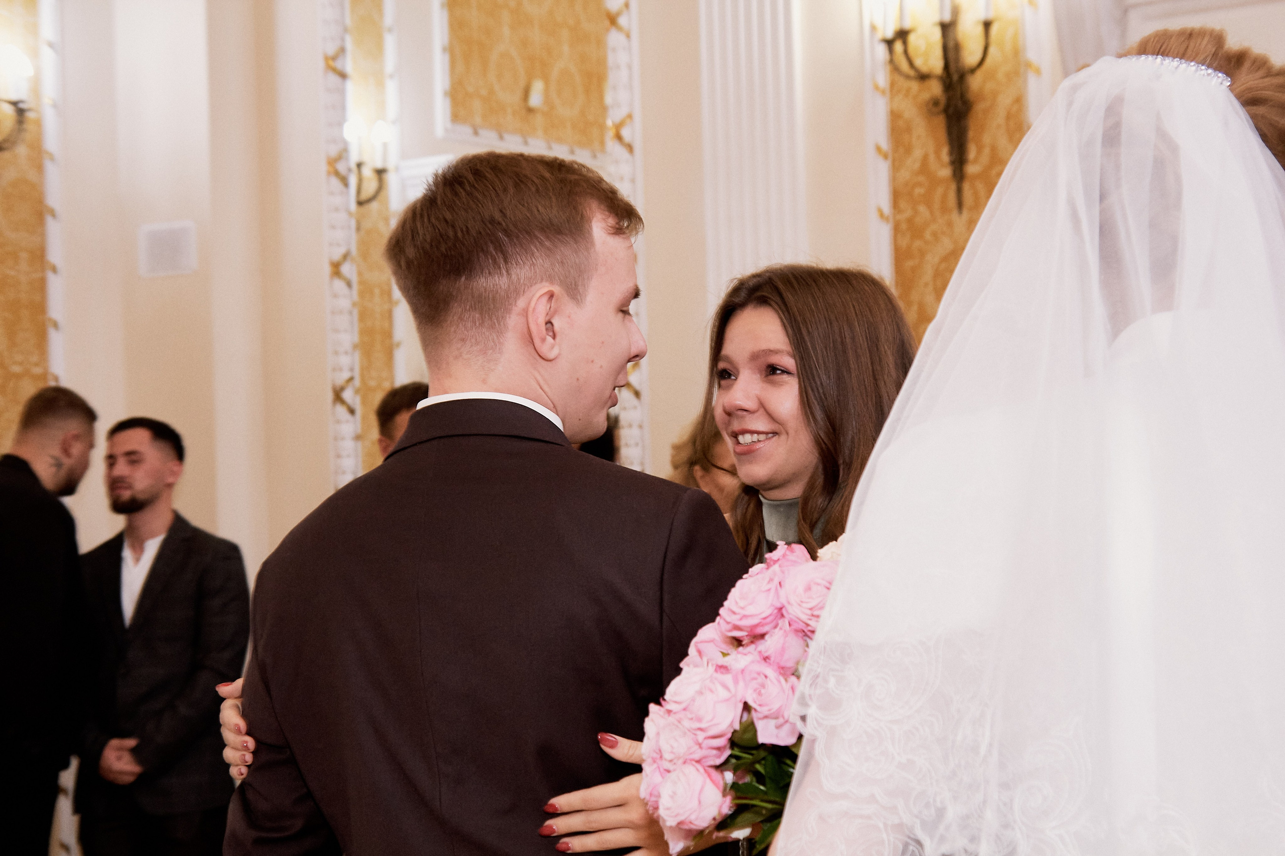 Свадебная роспись в раменском ЗАГСе. Свадебный фотограф в Москве Приятелева Ангелина