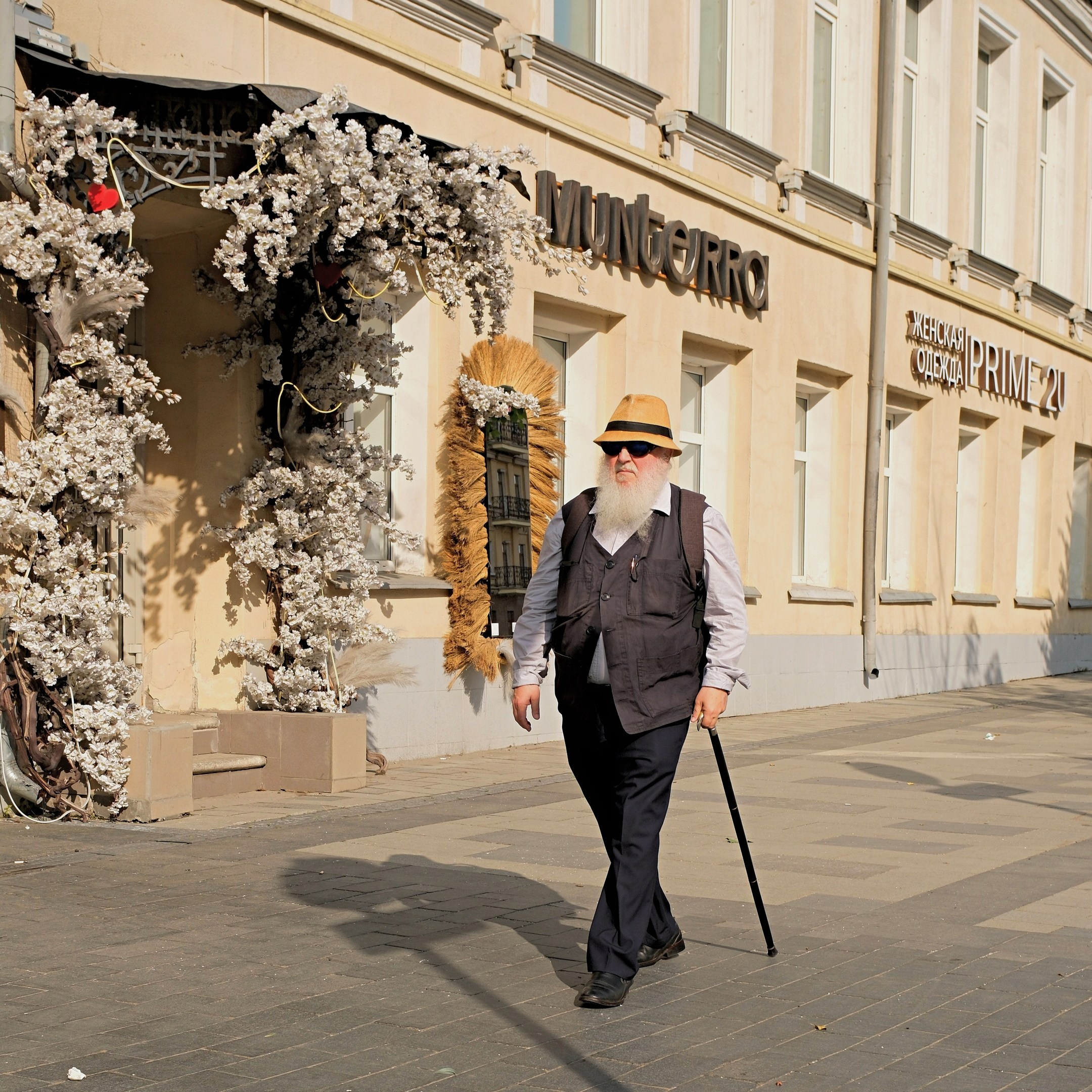 Улица, люди, жизнь…