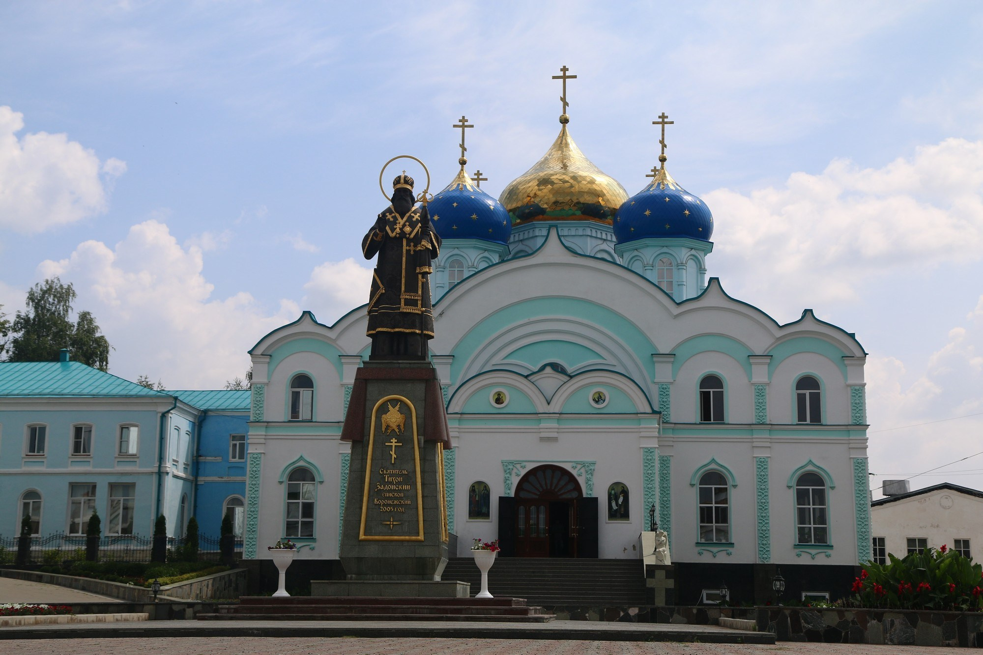 Улица, люди, жизнь…