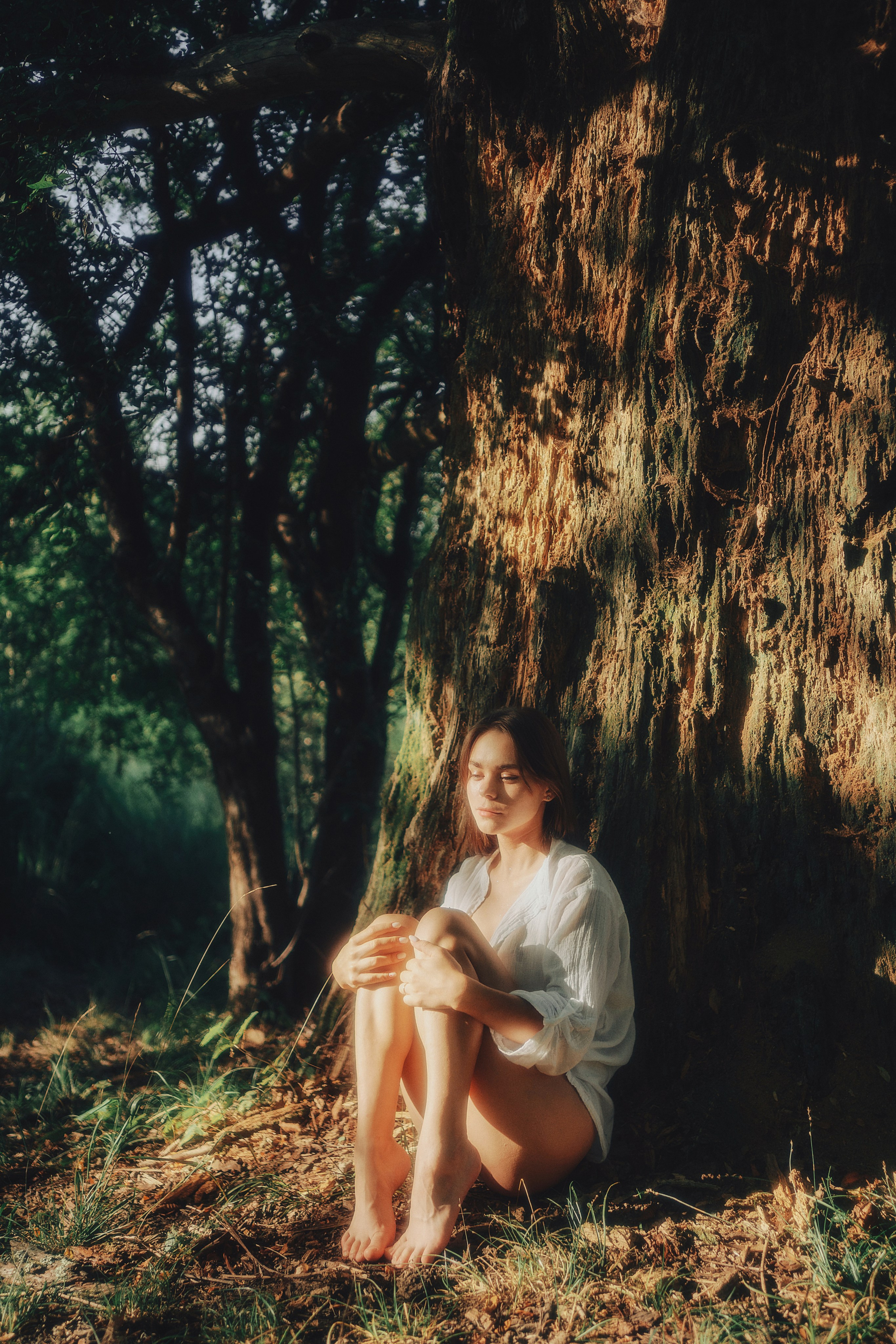 Ангелина в траве. Фотограф в Москве Александр Иванов