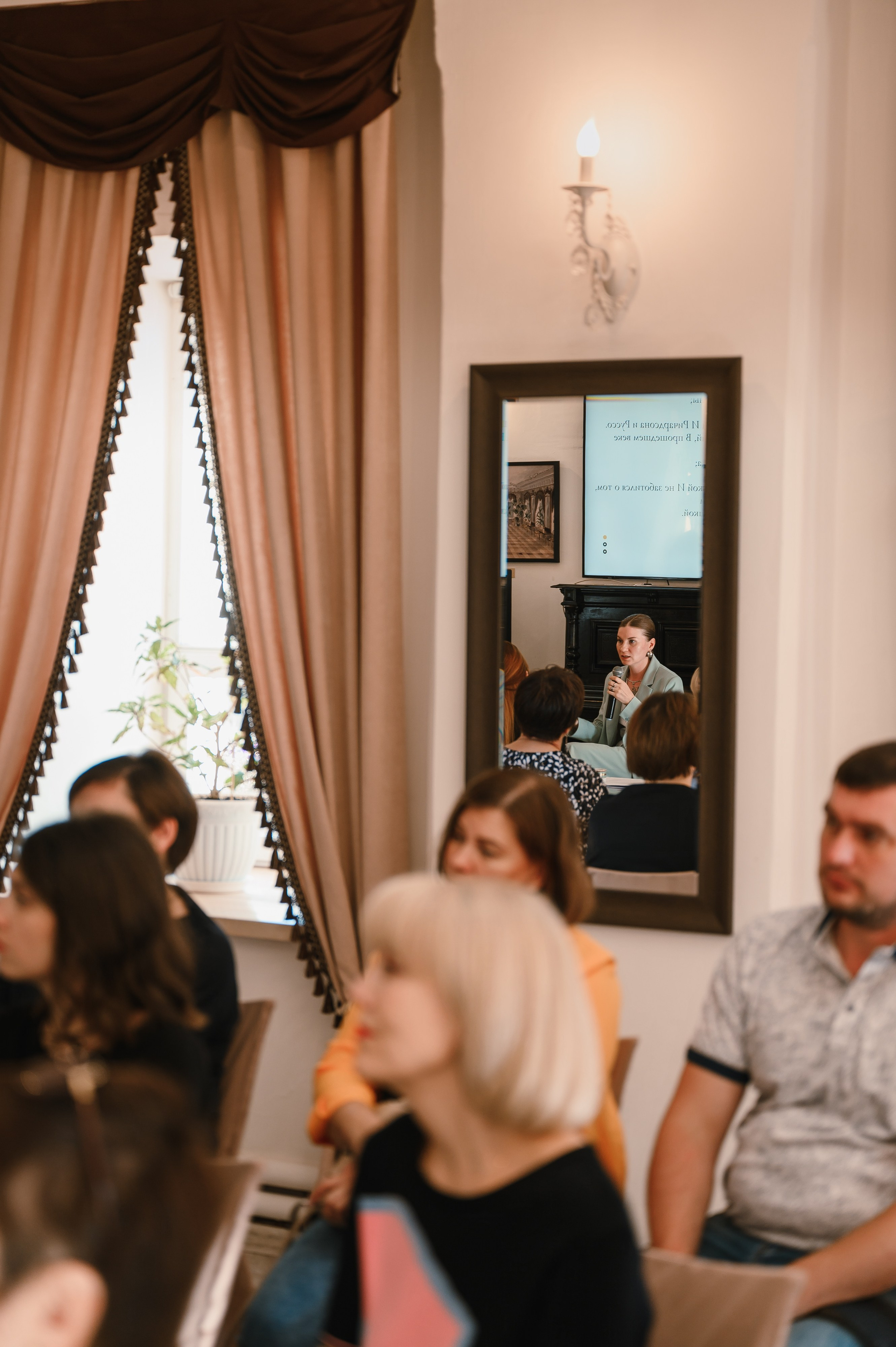 «Евгений Онегин»: лекция в особняке. Wedding and family photographer USA