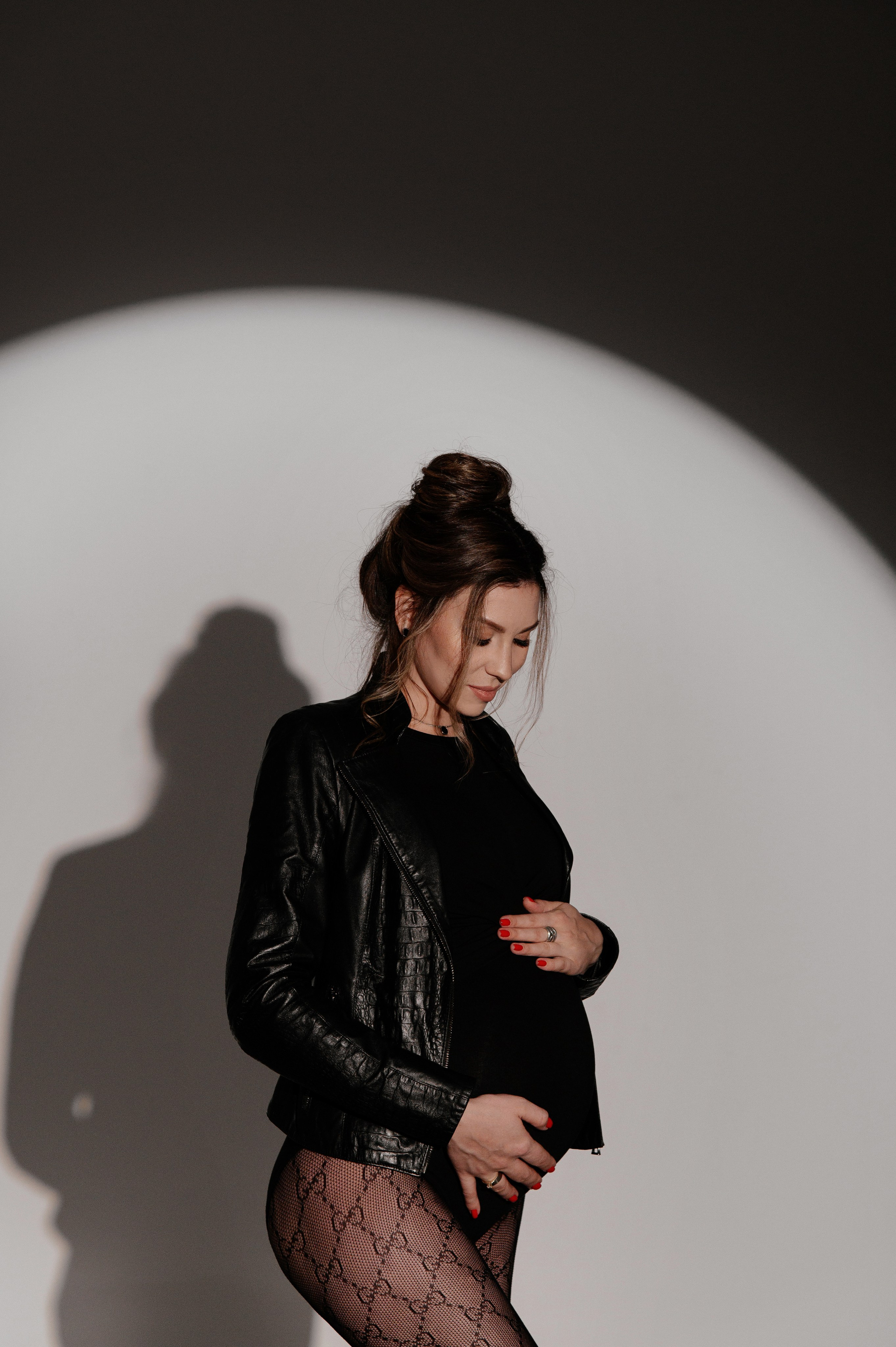 Фотосессия беременности на студии Караганда. Свадебный фотограф Караганда