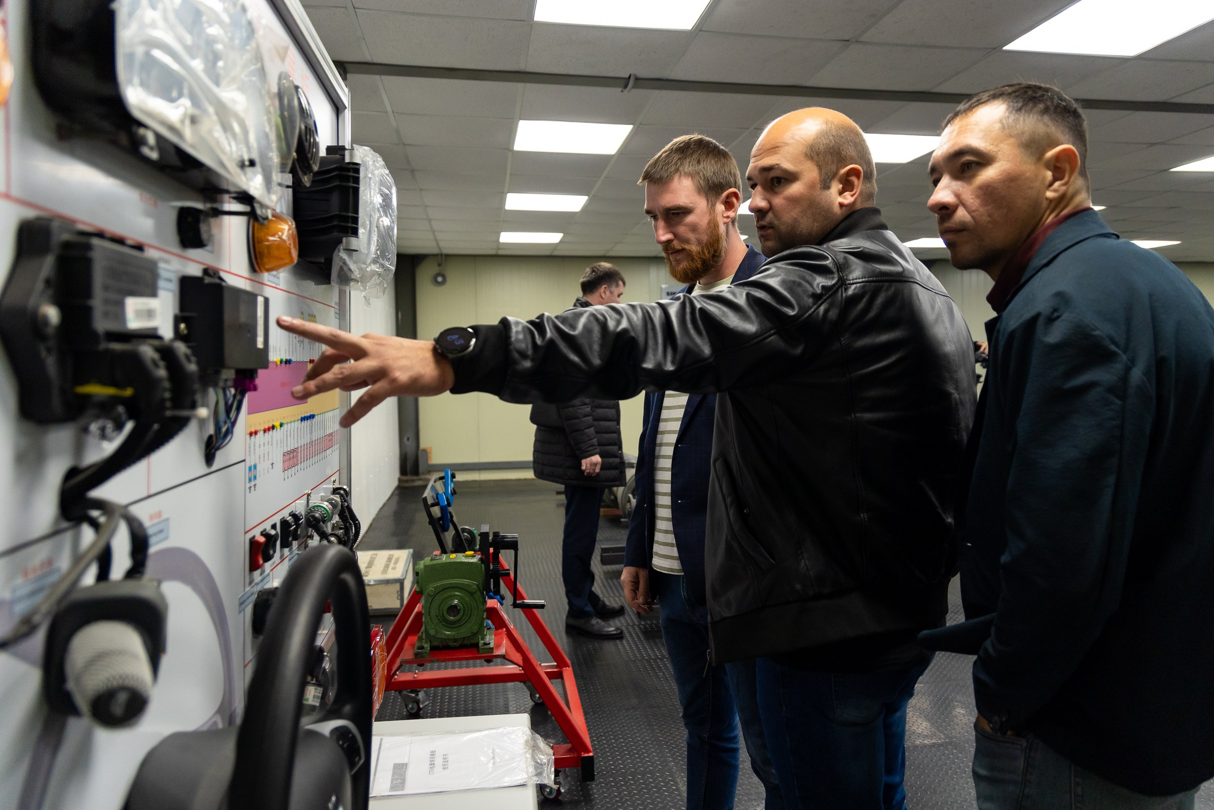 Открытие учебного центра «SITRAK». Репортажный и студийный фотограф во Владивостоке Дударева Софья