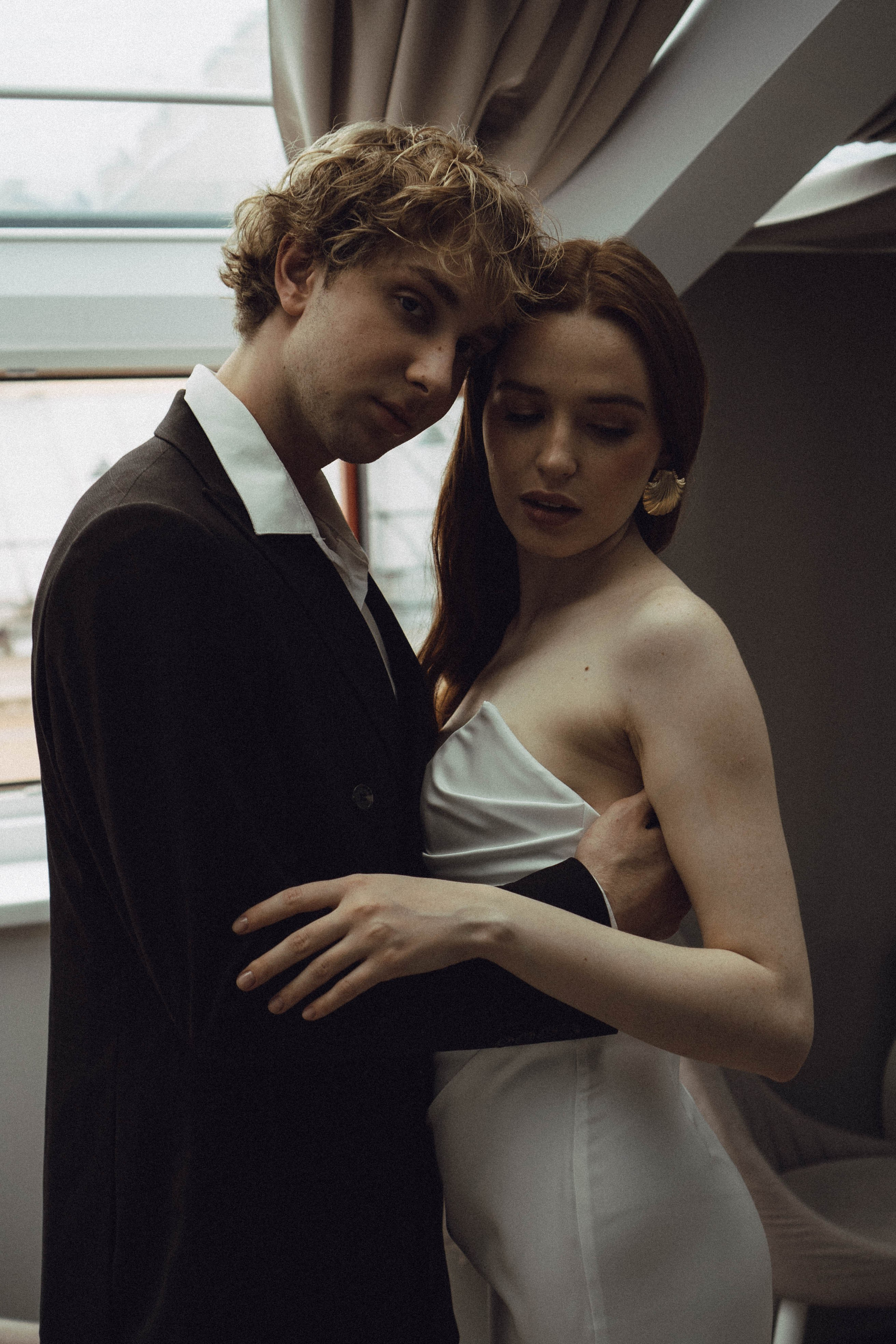 СВАДЕБНАЯ СЬЕМКА В ОТЕЛЕ. СБОРЫ ЖЕНИХА И НЕВЕСТЫ И ТАКЖЕ ТОР И ПОДГОТОВКА К ПРОГУЛКЕ. Профессиональный фотограф, Санкт-Петербург — Виктория Богомолова