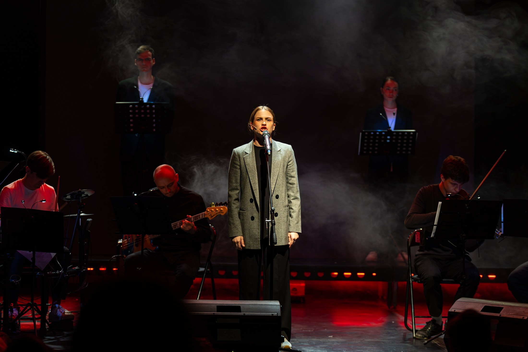 Театр Старый дом «И снова май». Фотограф Александр Поздняков  Новосибирск