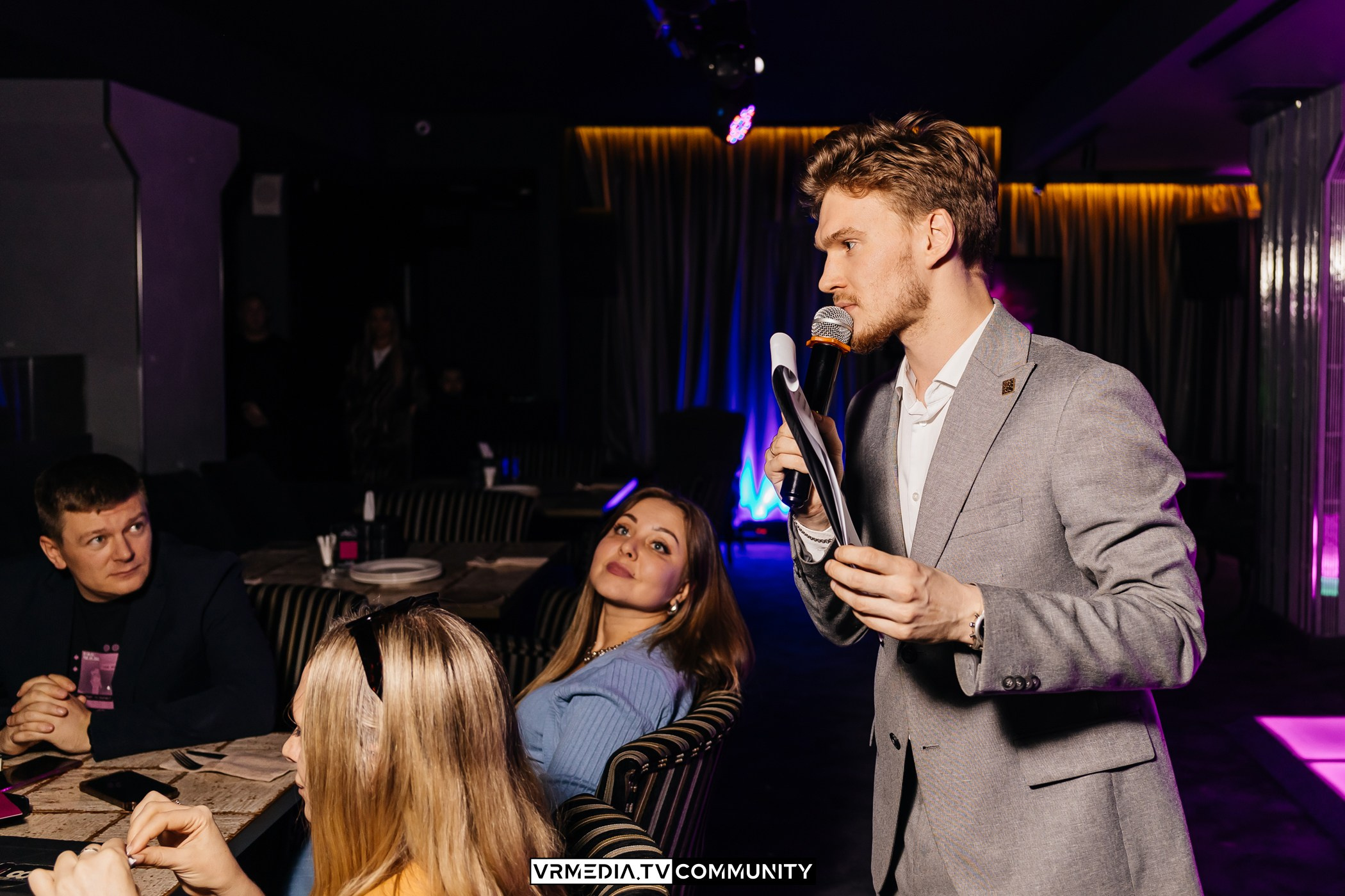 Караоке-бар «Volna»: Сиреневая вечеринка