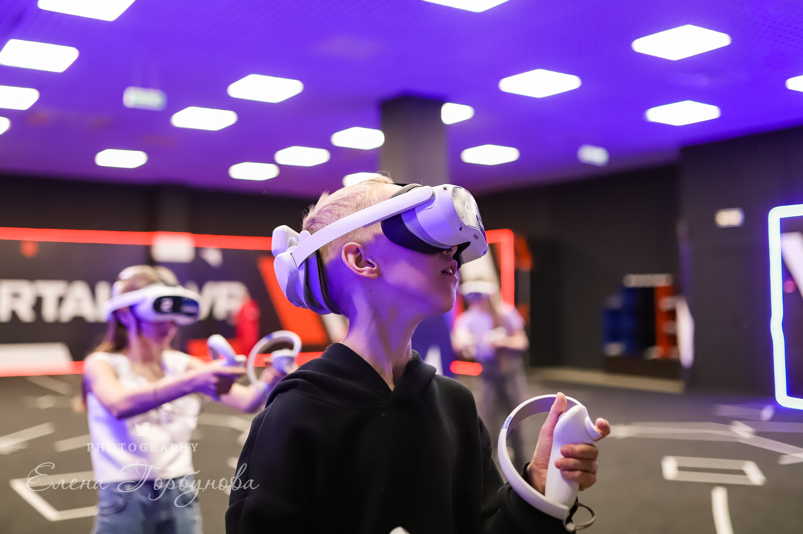 Репортаж в виртуальной реальности. Май 2024. Фотограф Пермь. Свадьбы. Семья и дети, школа, д. сад. Фотокниги