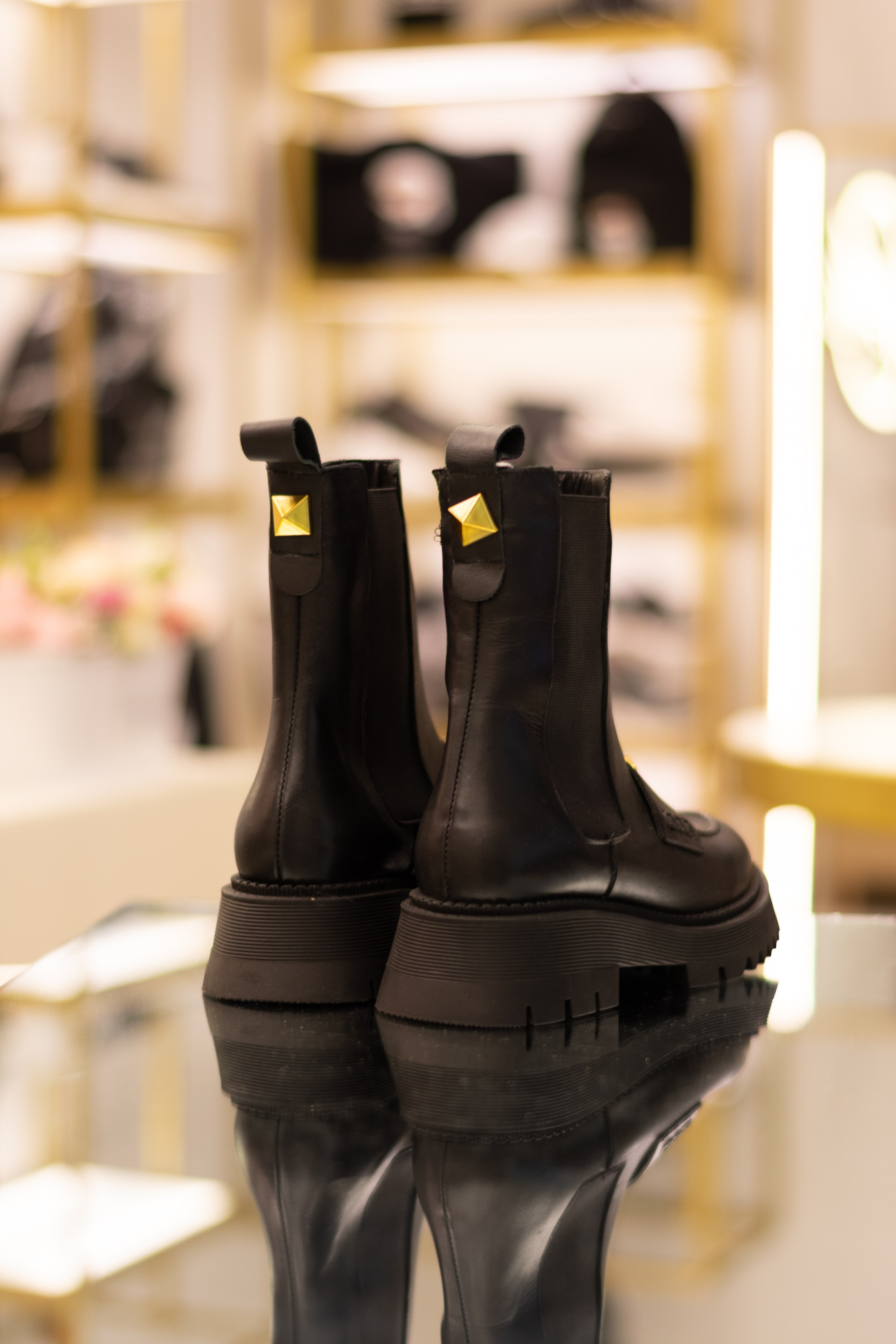 Для организаций. Предметная фотосессия для обувного магазина Capsula. Фотограф/видеограф Богдан Голованов