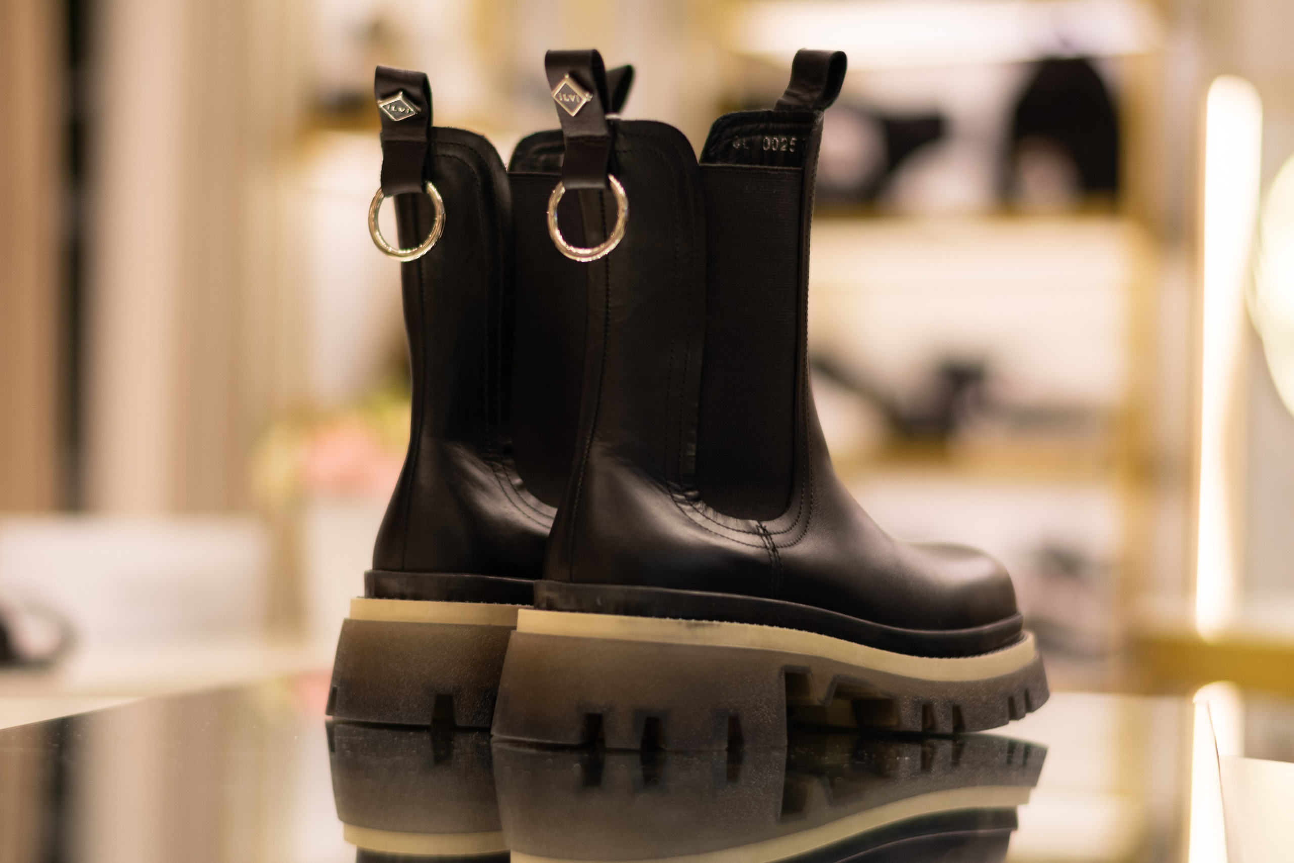 Для организаций. Предметная фотосессия для обувного магазина Capsula. Фотограф/видеограф Богдан Голованов