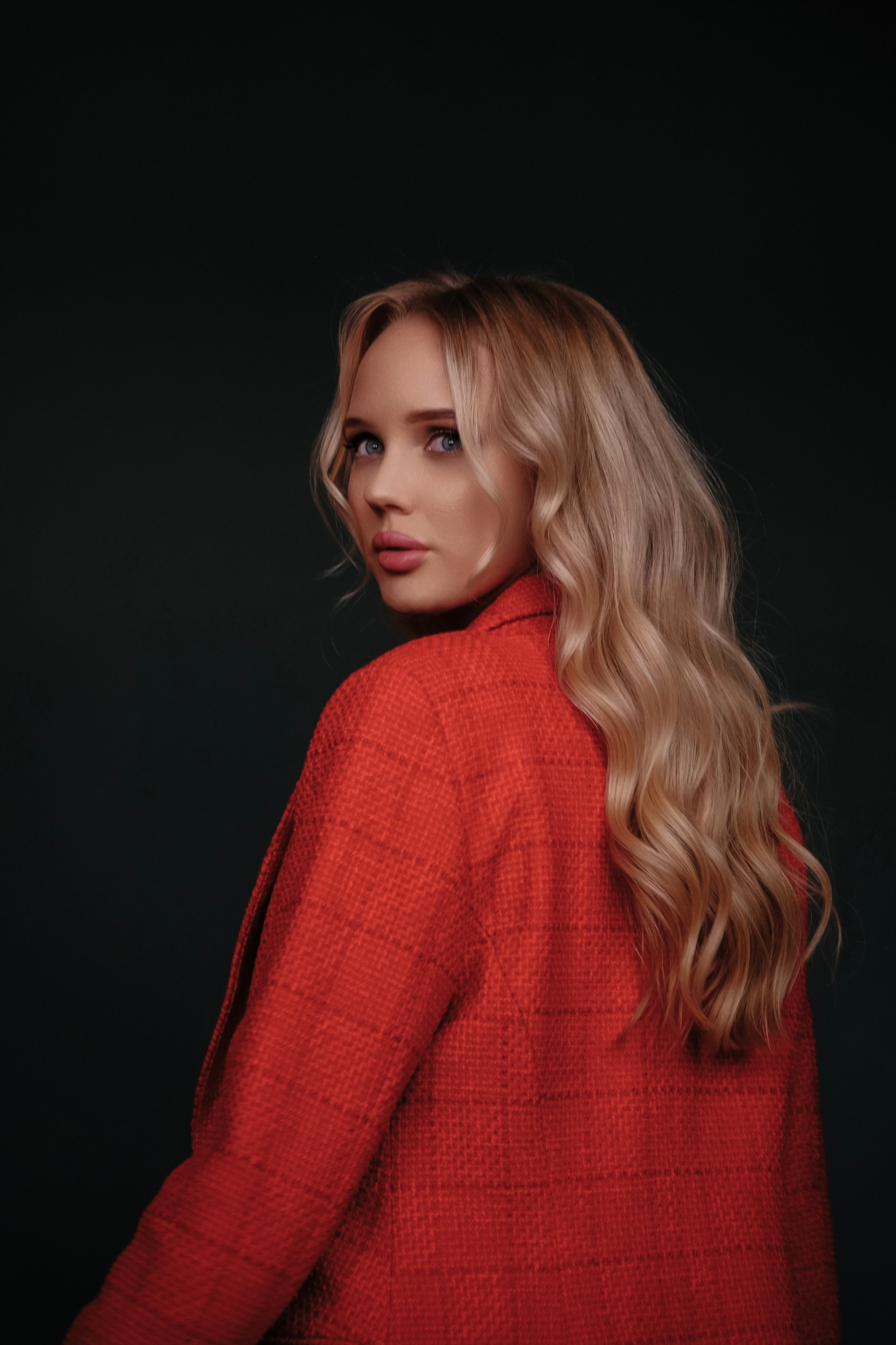 Тоня. Привет! Меня зовут Дарья и я фотограф/видеограф из Ульяновска