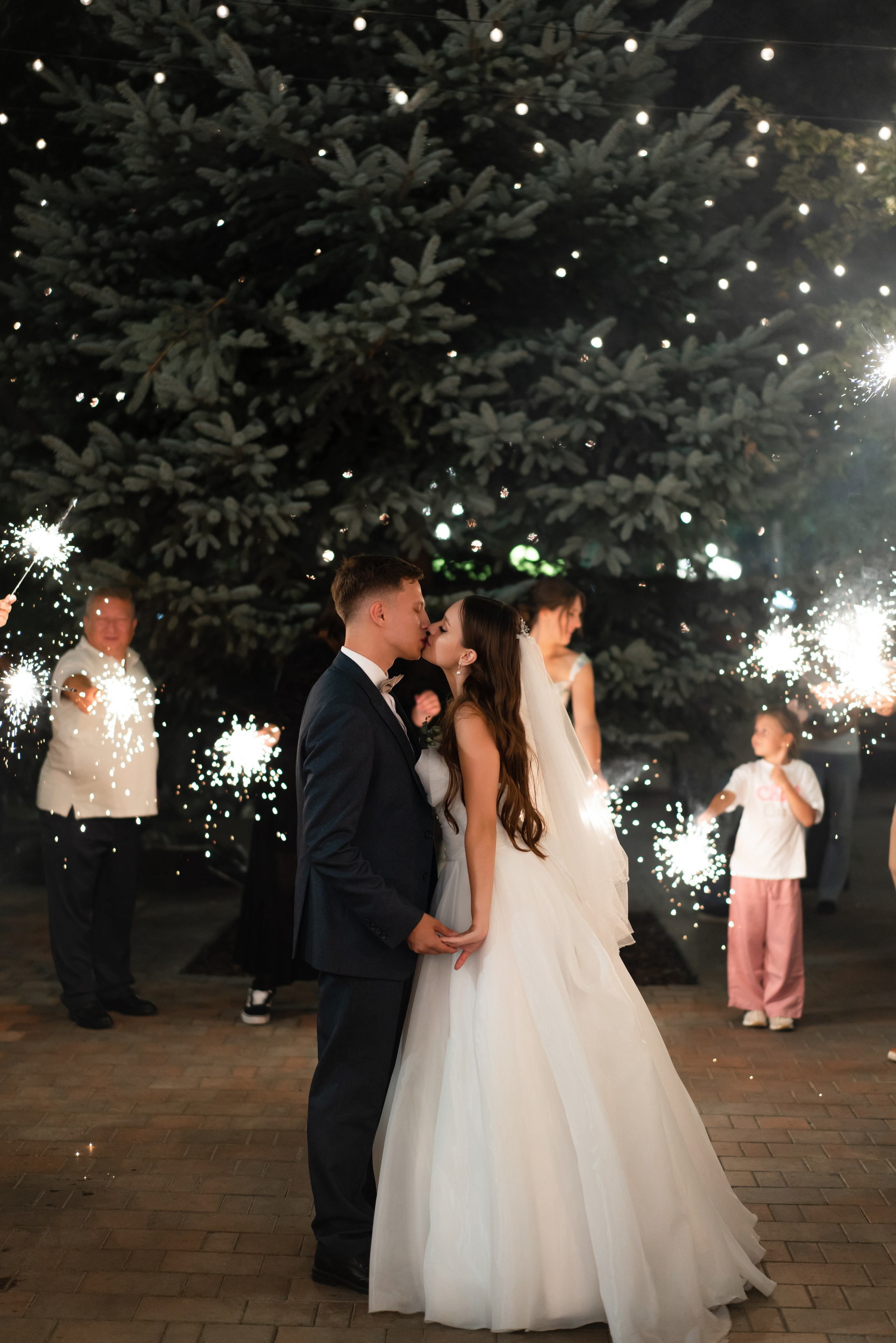 Свадебная фотосессия в Москве. Фотосъёмка в усадьбе Царицыно. Свадебный фотограф Вера Климова