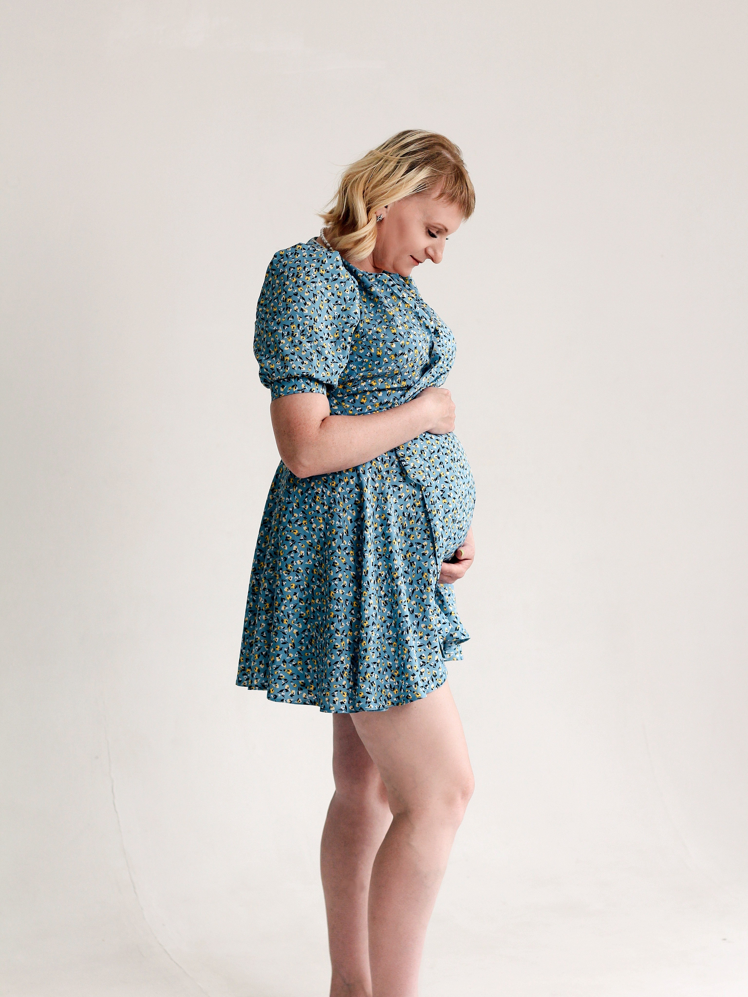 С пионами. Photography Eva