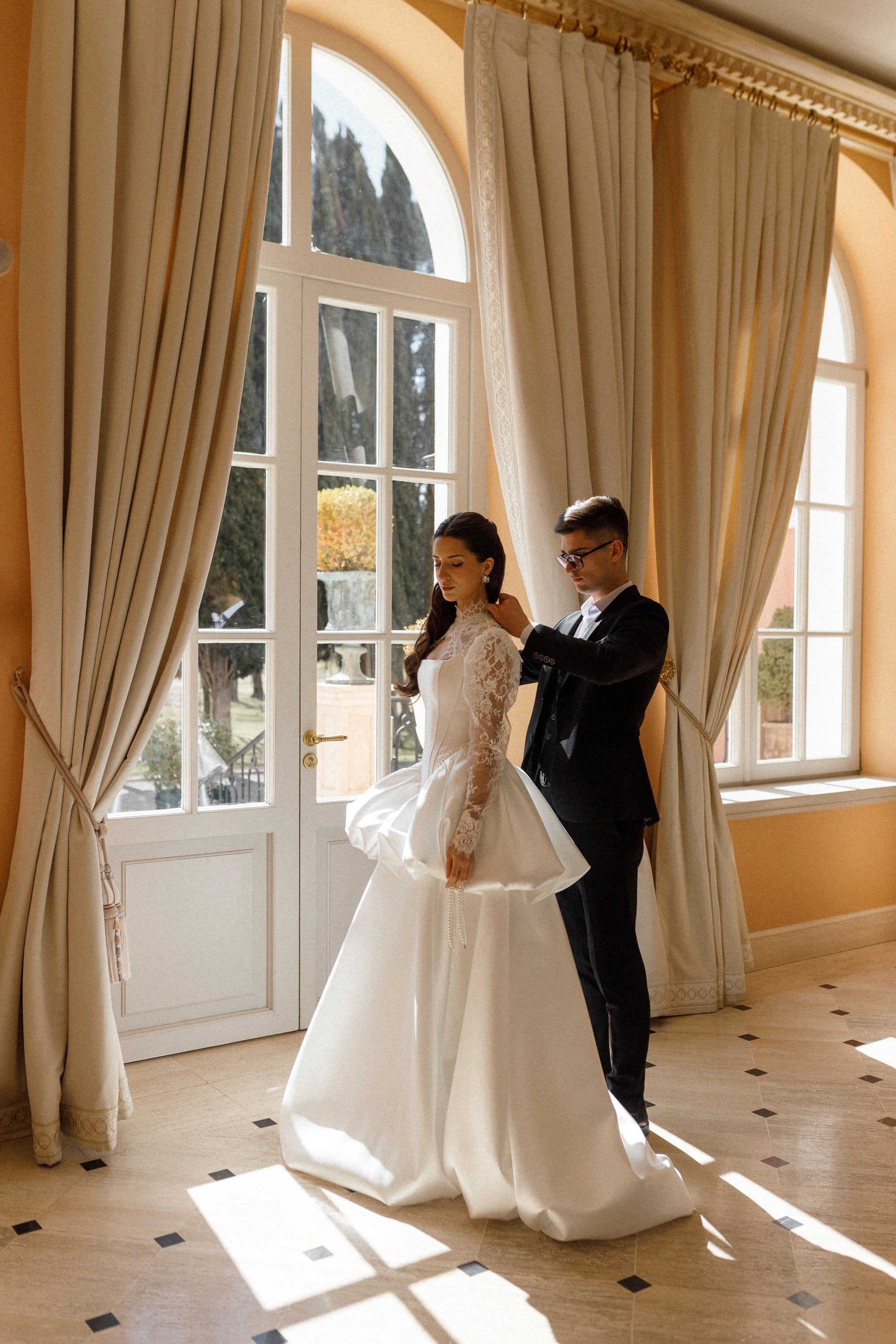 Петр и Лейла