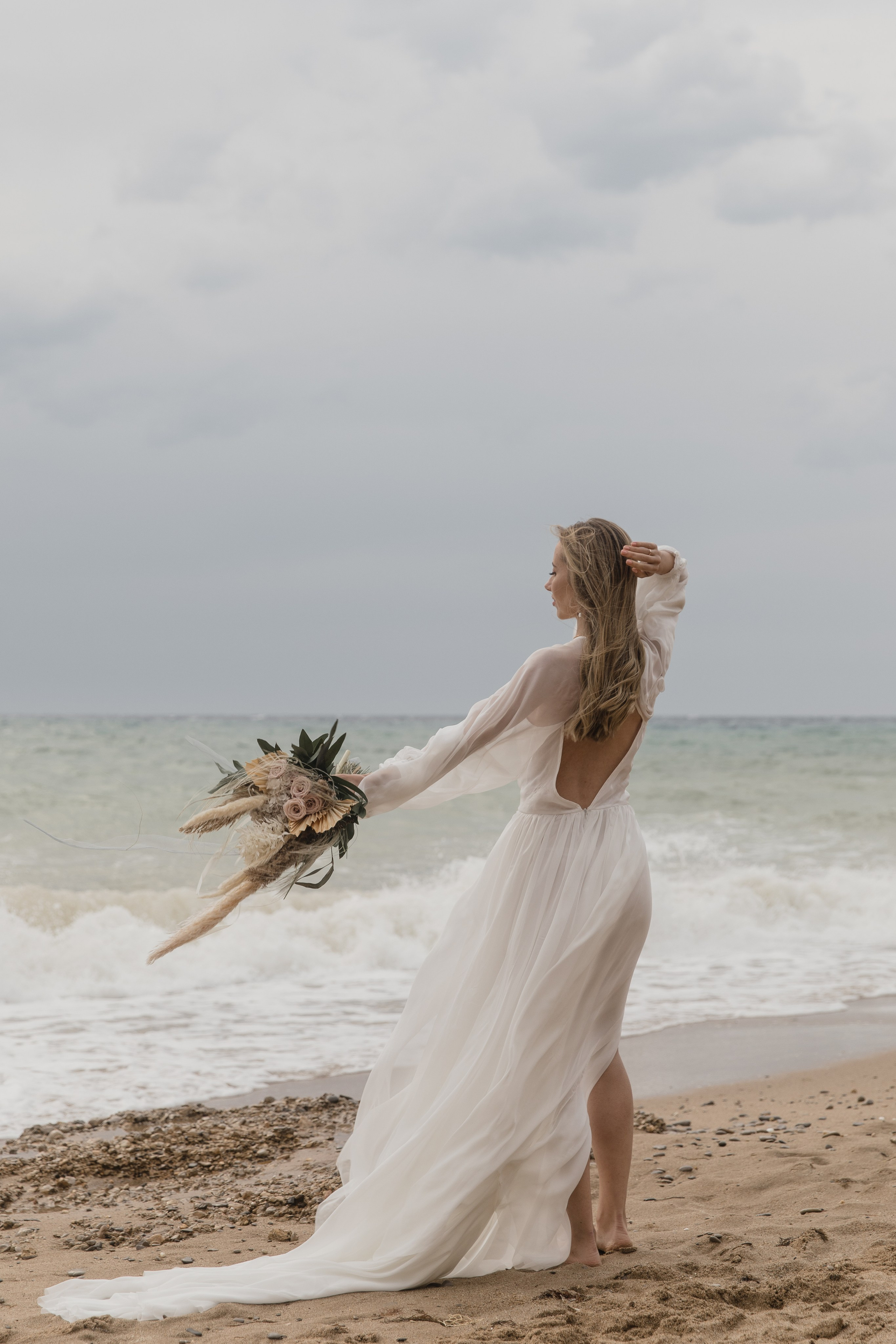 На берегу моря…. СВАДЕБНЫЙ ФОТОГРАФ В КРЫМУ И СЕВАСТОПОЛЕ