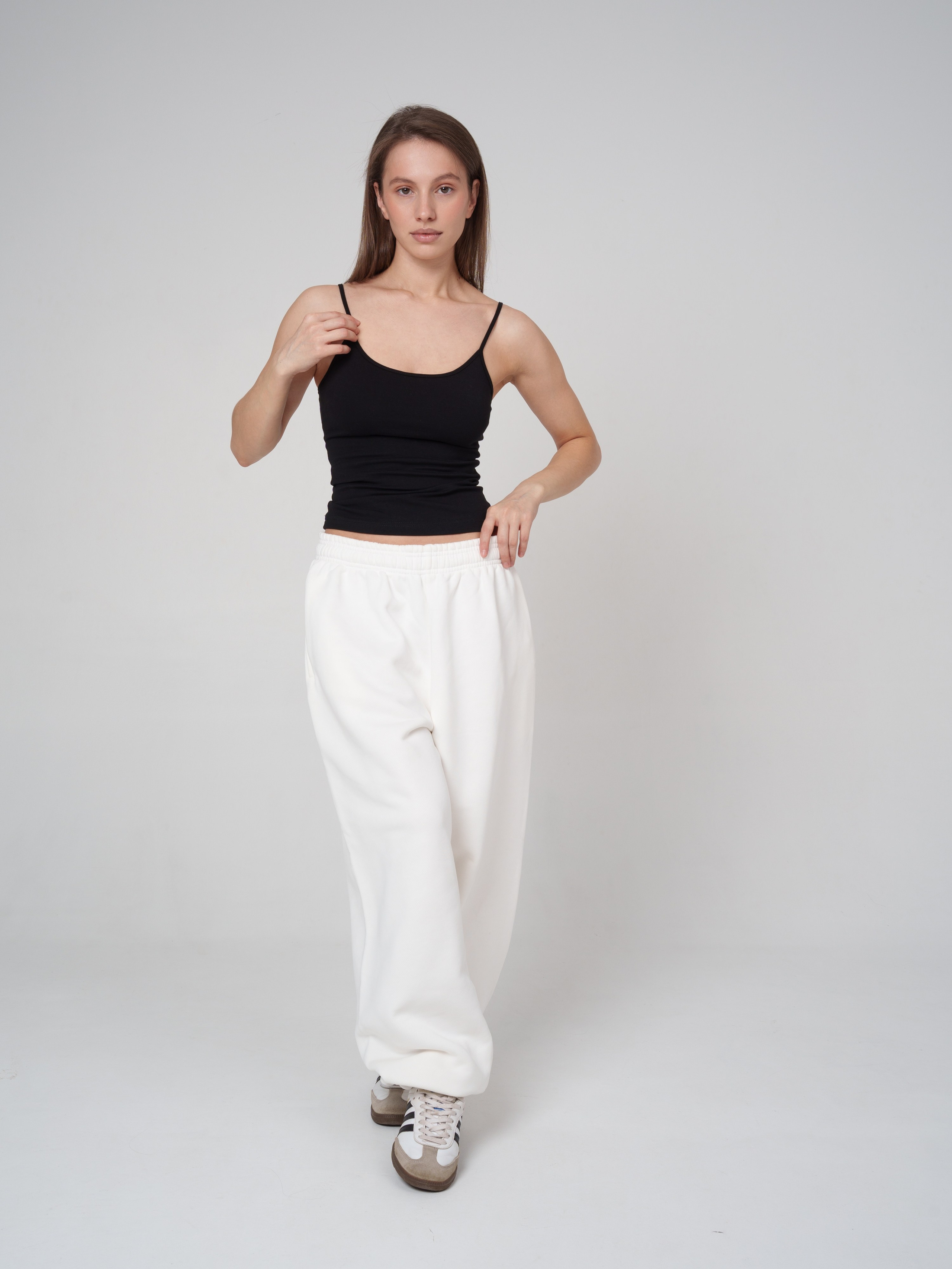 Топы на сером фоне. Иван Упоров — фотограф, рилсмейкер чебоксары